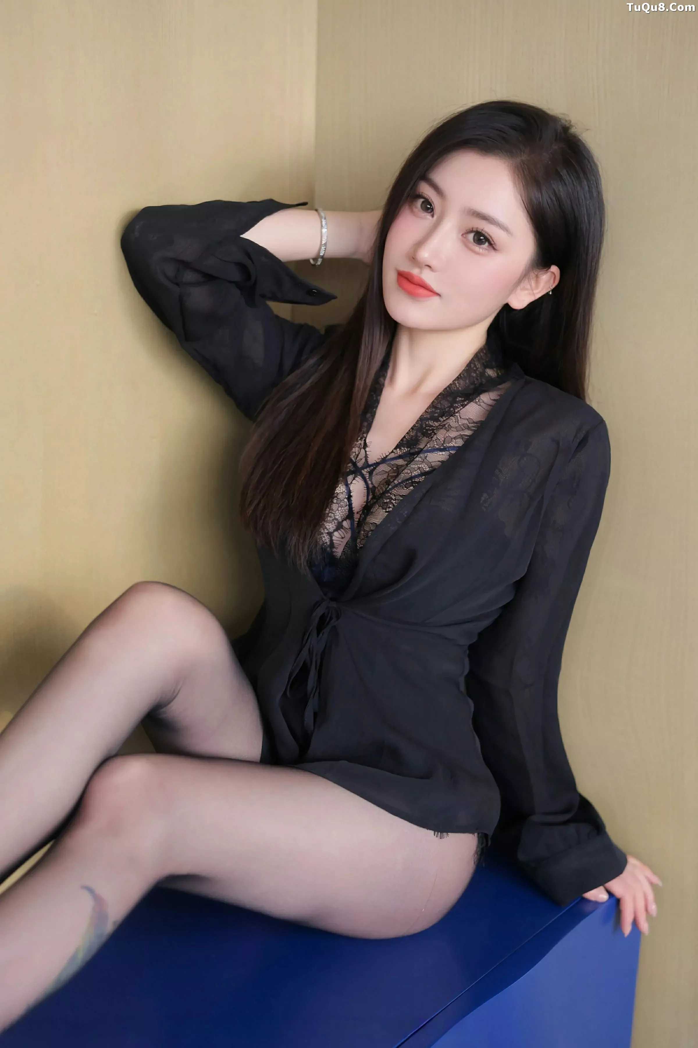   [XiuRen]高清写真图 2025.06.09 No.10382 Annie_baby 性感蕾丝第12张图片