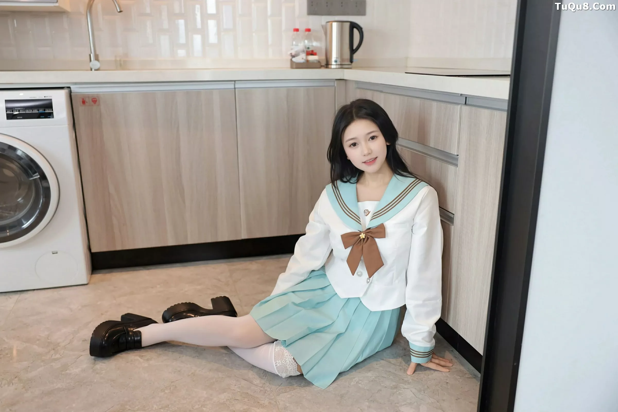   [XiuRen]高清写真图 2025.06.09 No.10379 林嘉馨 JK制服第18张图片