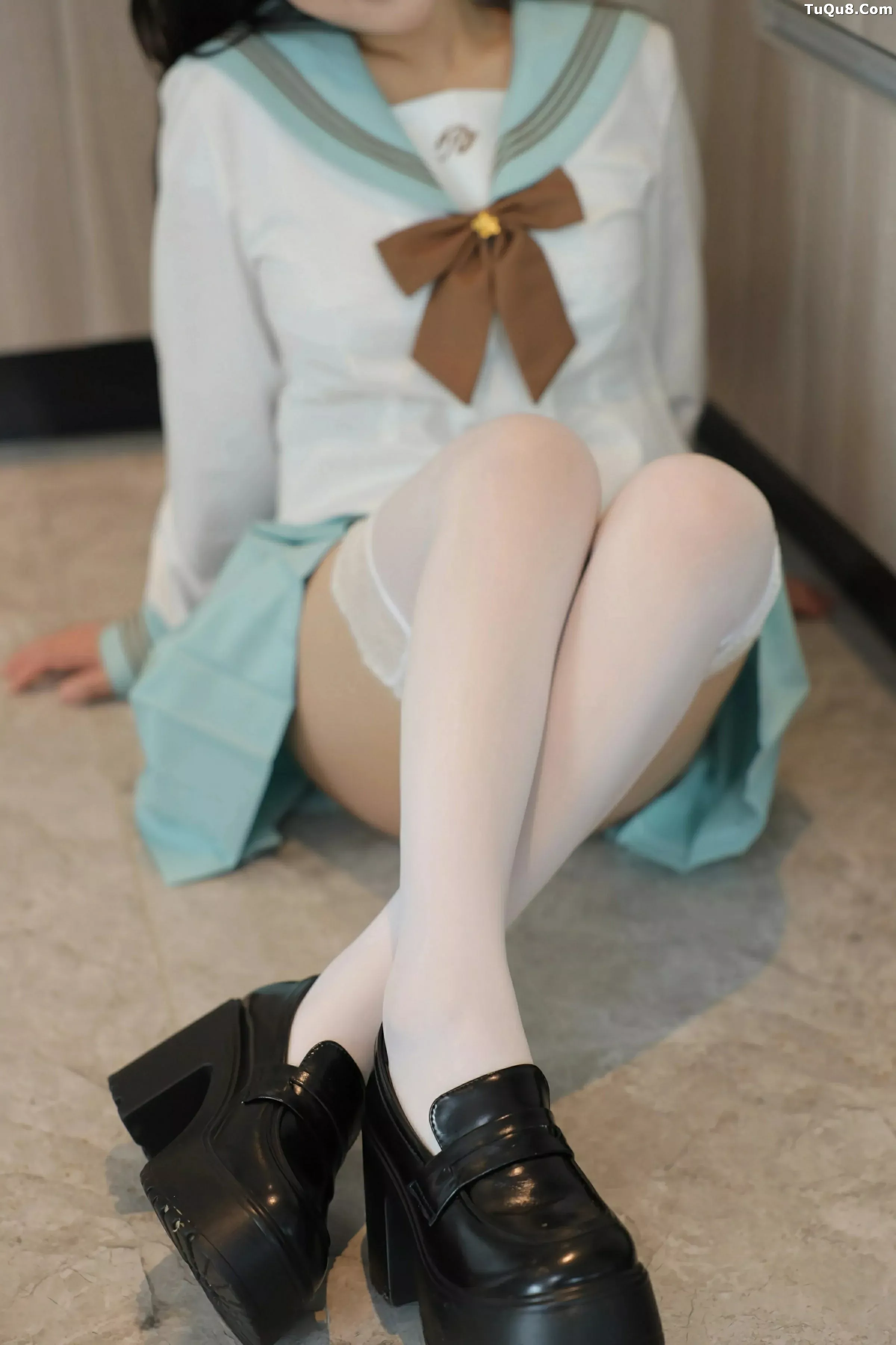   [XiuRen]高清写真图 2025.06.09 No.10379 林嘉馨 JK制服第24张图片