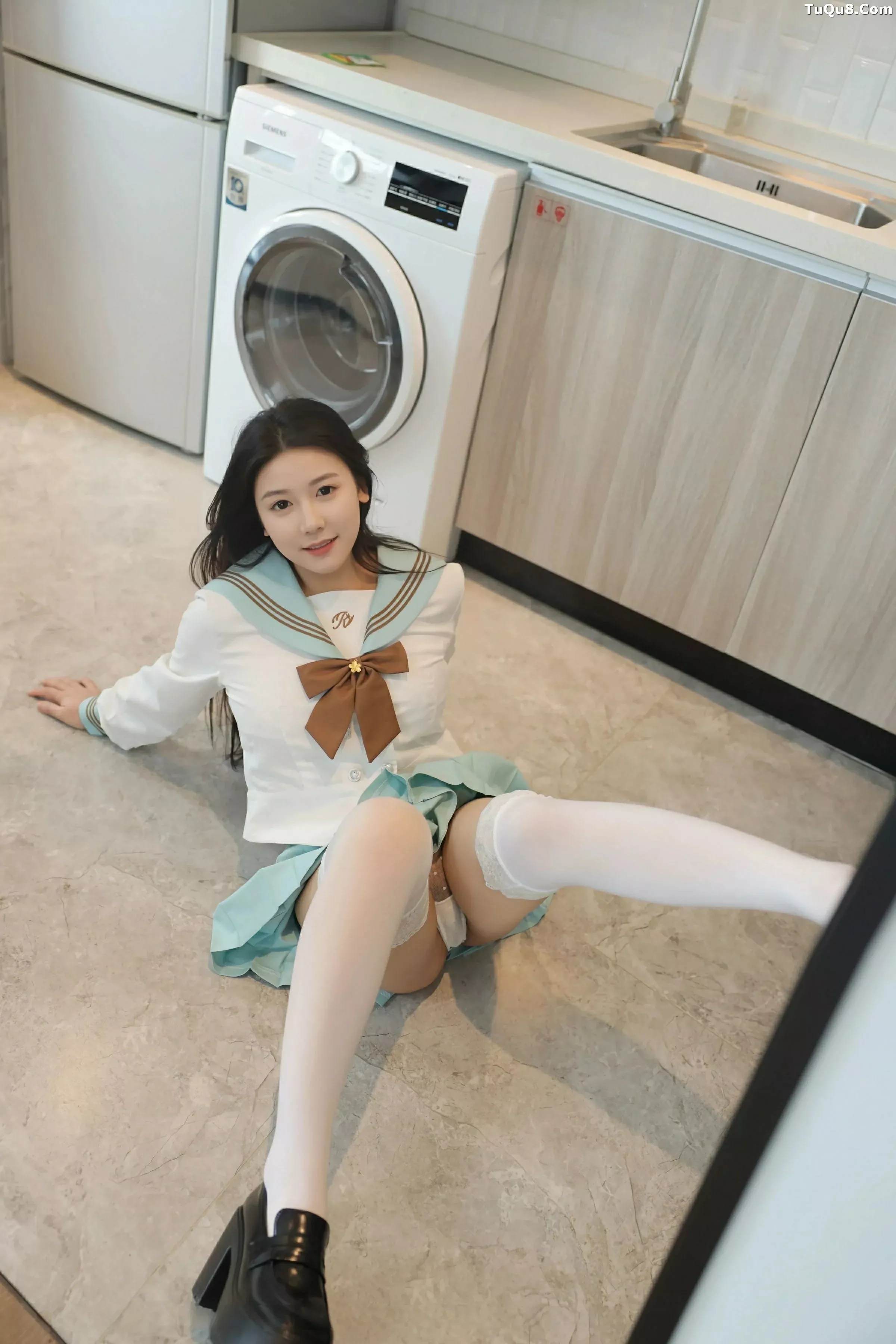   [XiuRen]高清写真图 2025.06.09 No.10379 林嘉馨 JK制服第28张图片