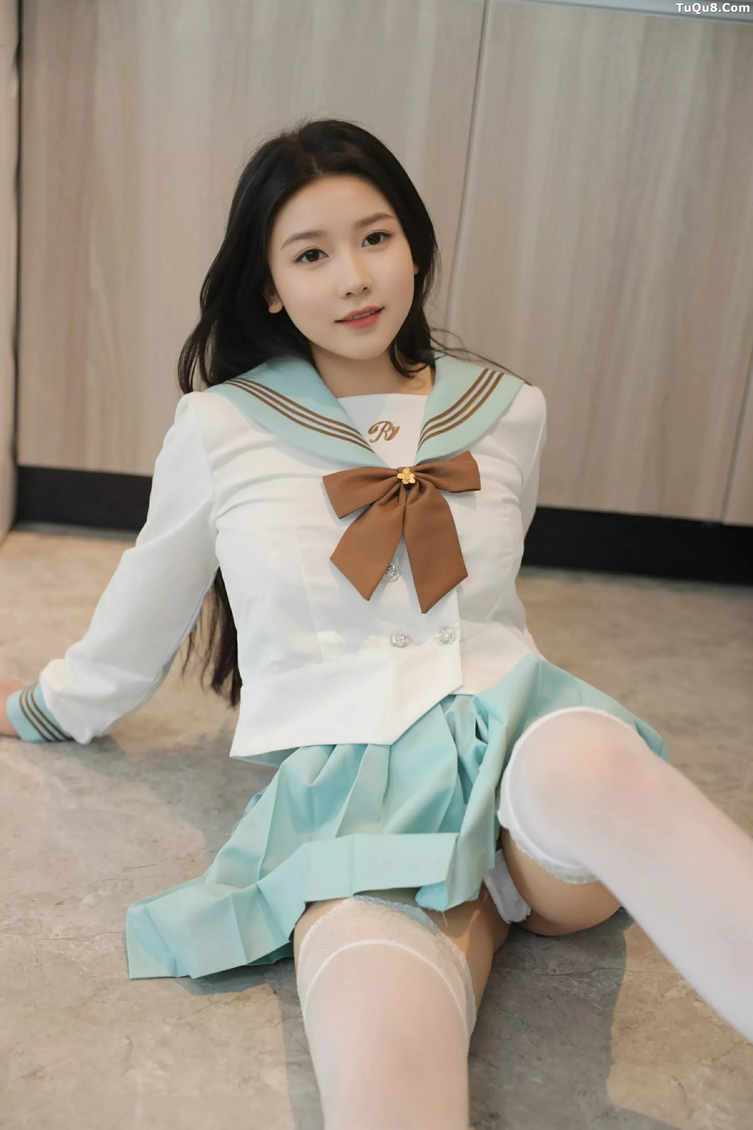   [XiuRen]高清写真图 2025.06.09 No.10379 林嘉馨 JK制服第32张图片