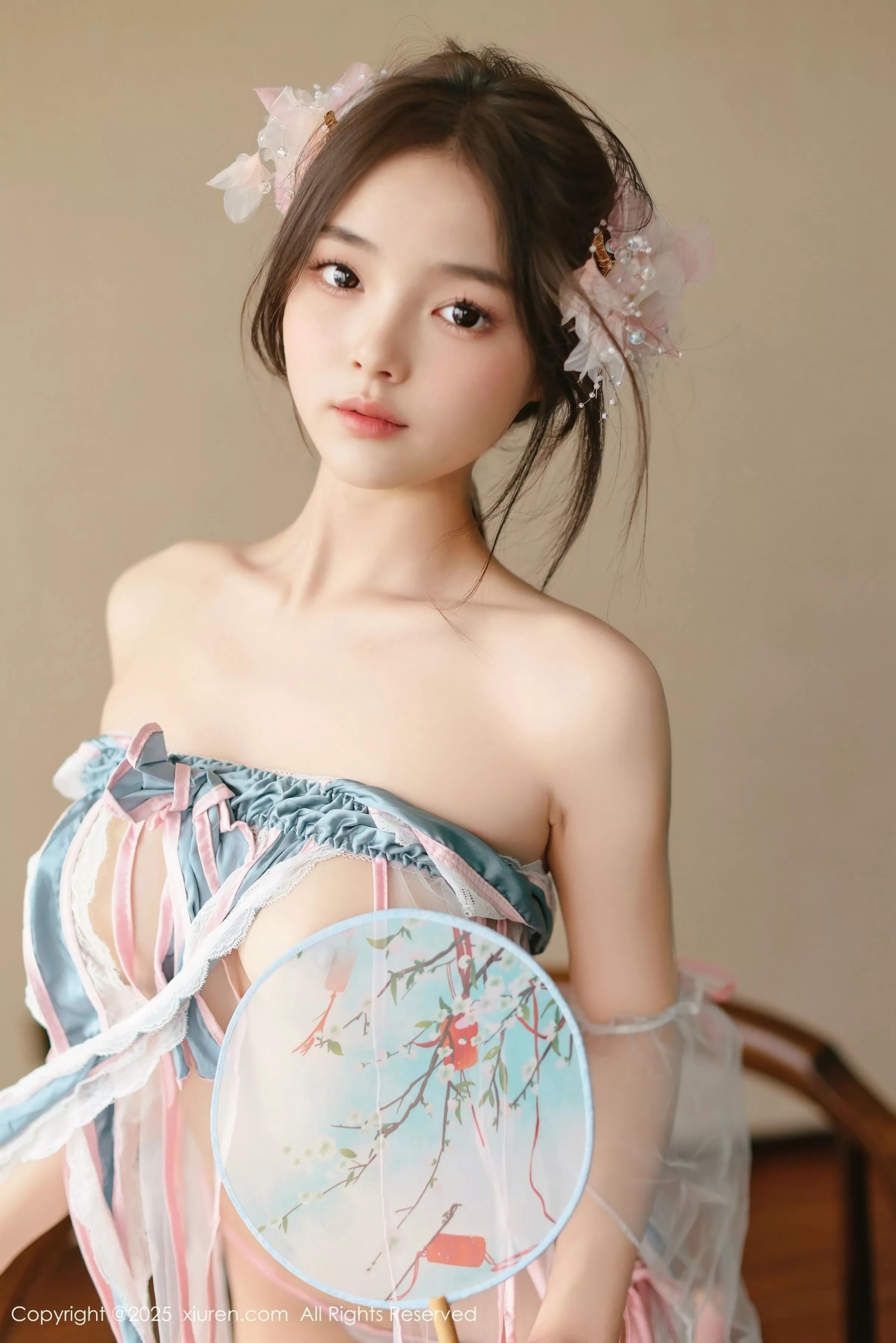  [XiuRen]高清写真图 2025.06.12 No.10401 苏软软 情趣古装第17张图片