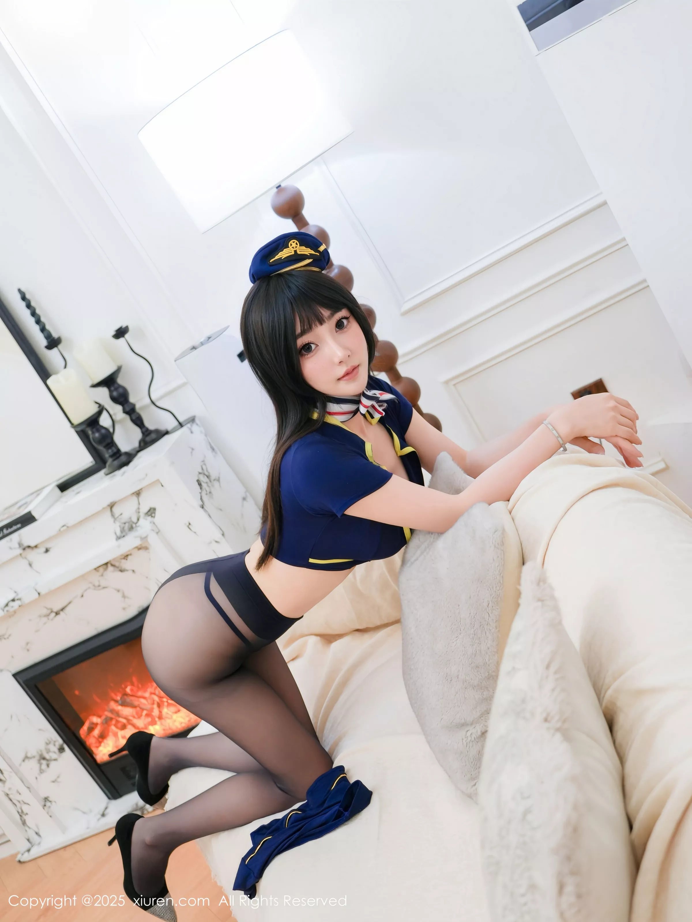   [XiuRen]高清写真图 2025.06.17 No.10421 Annie_baby 蓝色制服第25张图片