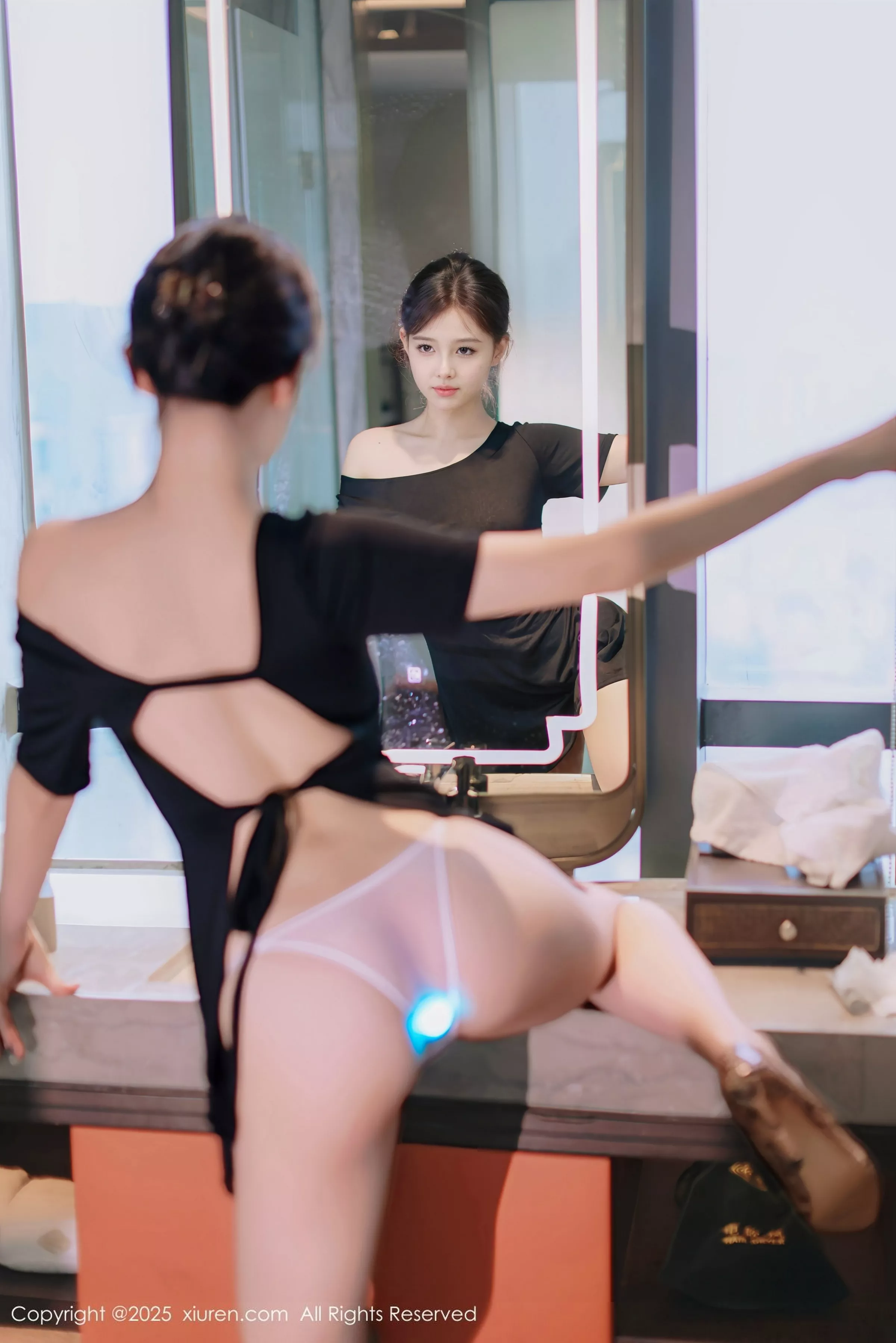   [XiuRen]高清写真图 2025.06.18 No.10426 小橘子orange 曼妙身姿第27张图片