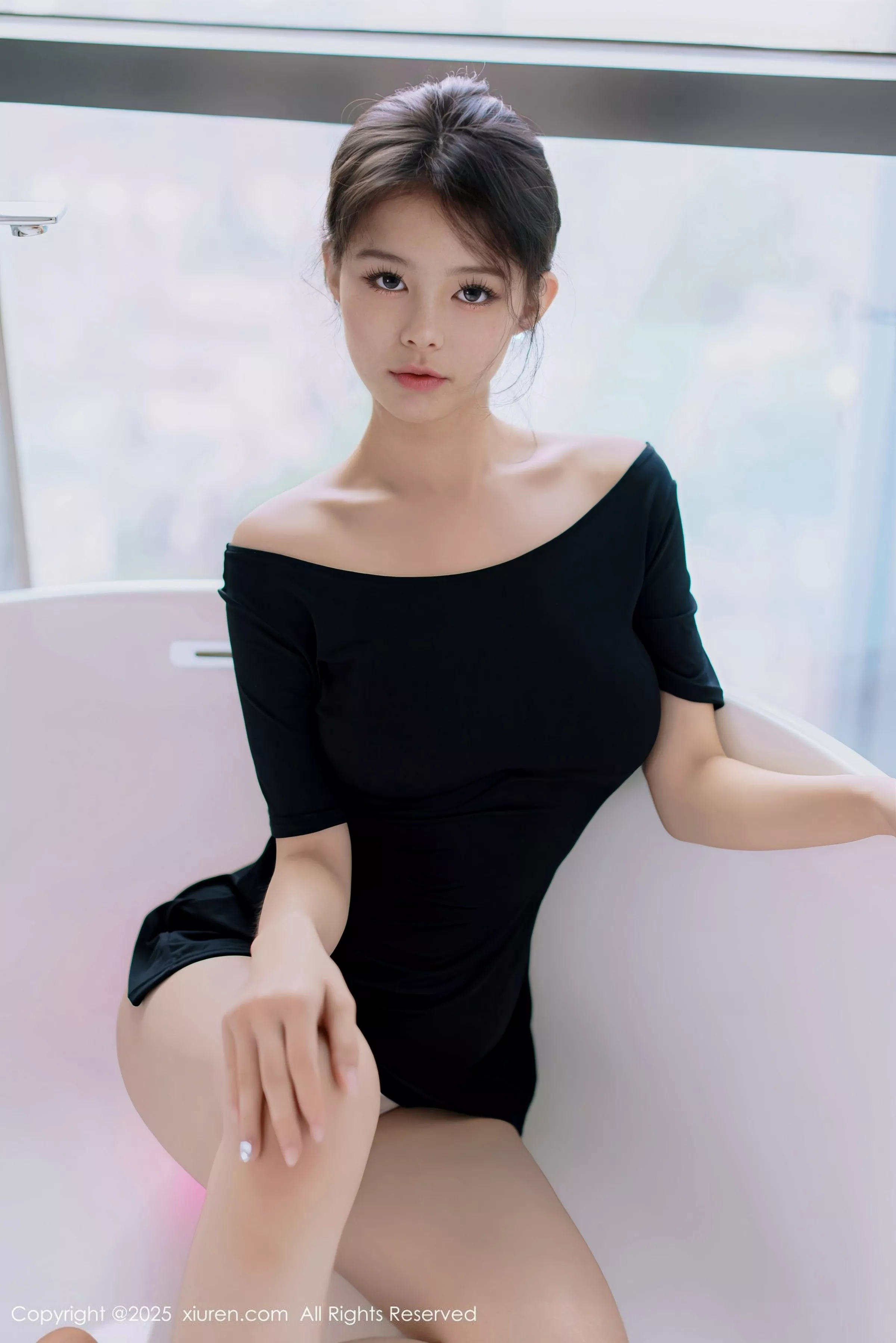   [XiuRen]高清写真图 2025.06.18 No.10426 小橘子orange 曼妙身姿第35张图片