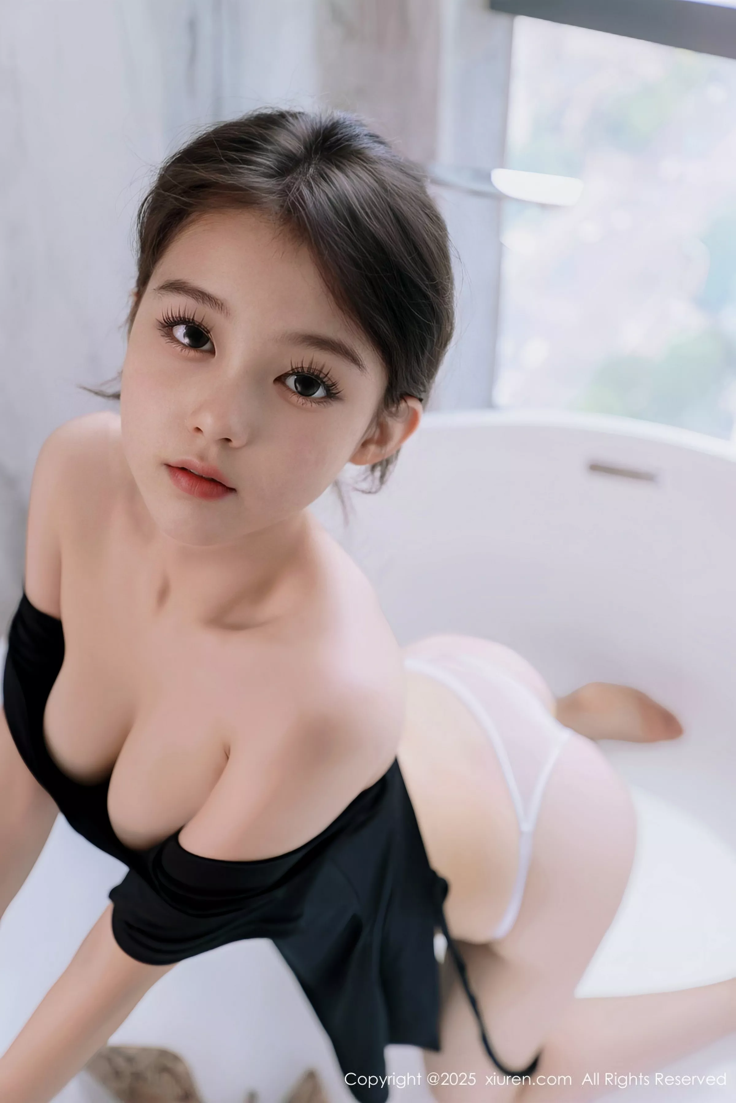   [XiuRen]高清写真图 2025.06.18 No.10426 小橘子orange 曼妙身姿第43张图片