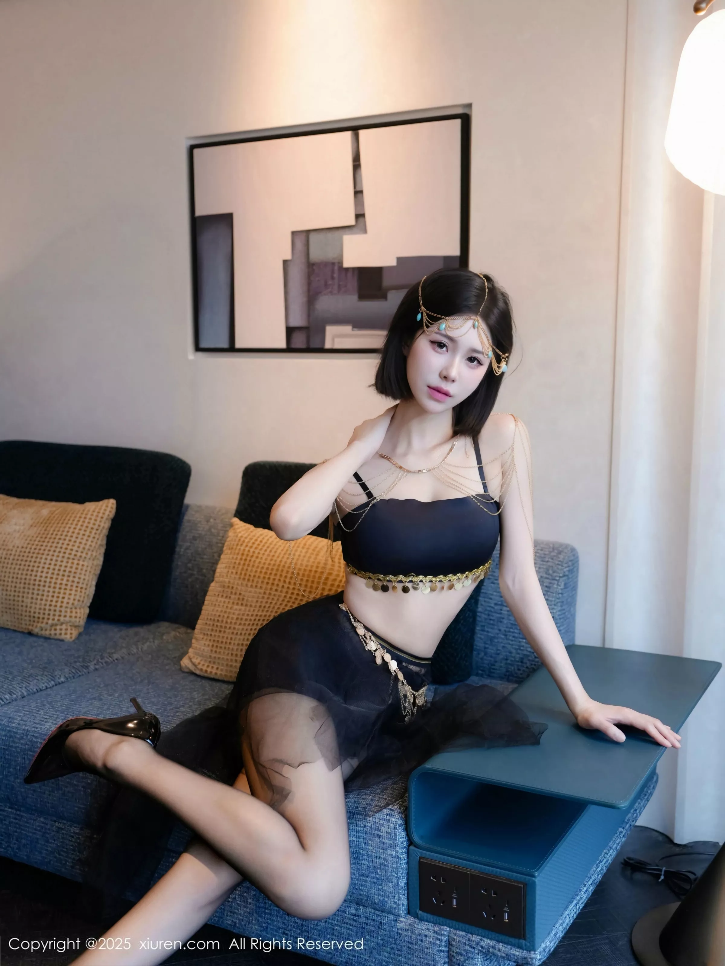   [XiuRen]高清写真图 2025.06.18 No.10427 奶芙酱-EVA 黑色内衣第11张图片