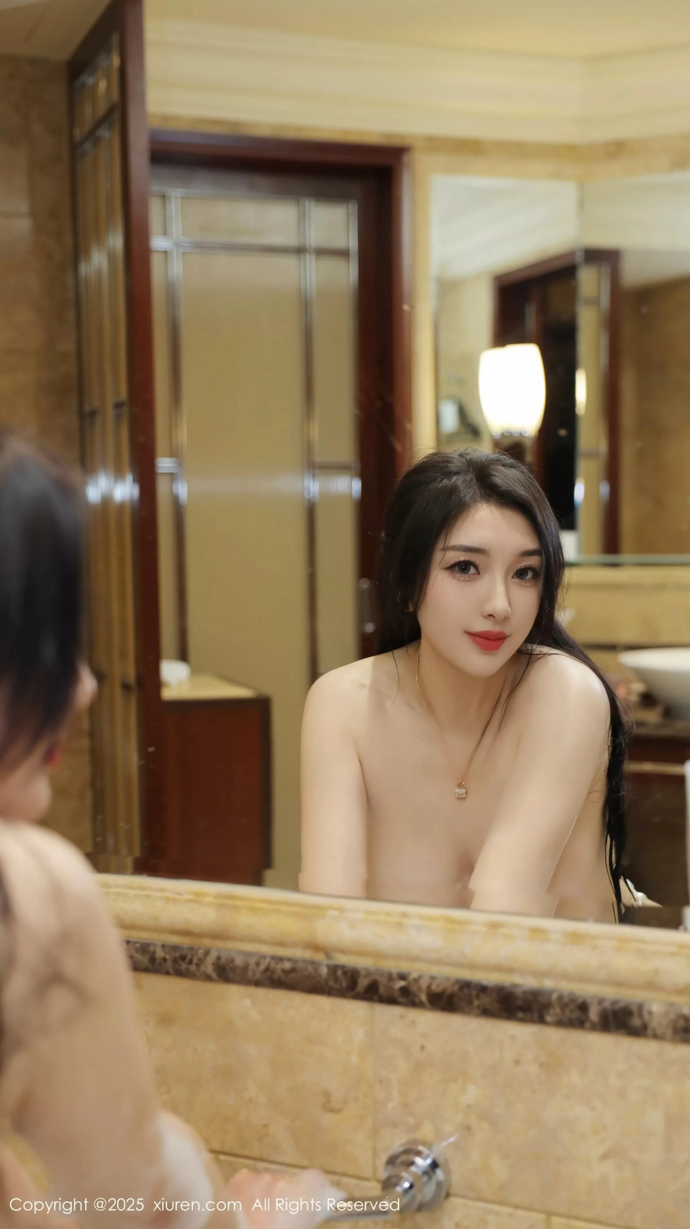   [XiuRen]高清写真图 2025.06.20 No.10441 苏一诺 白色比基尼第45张图片