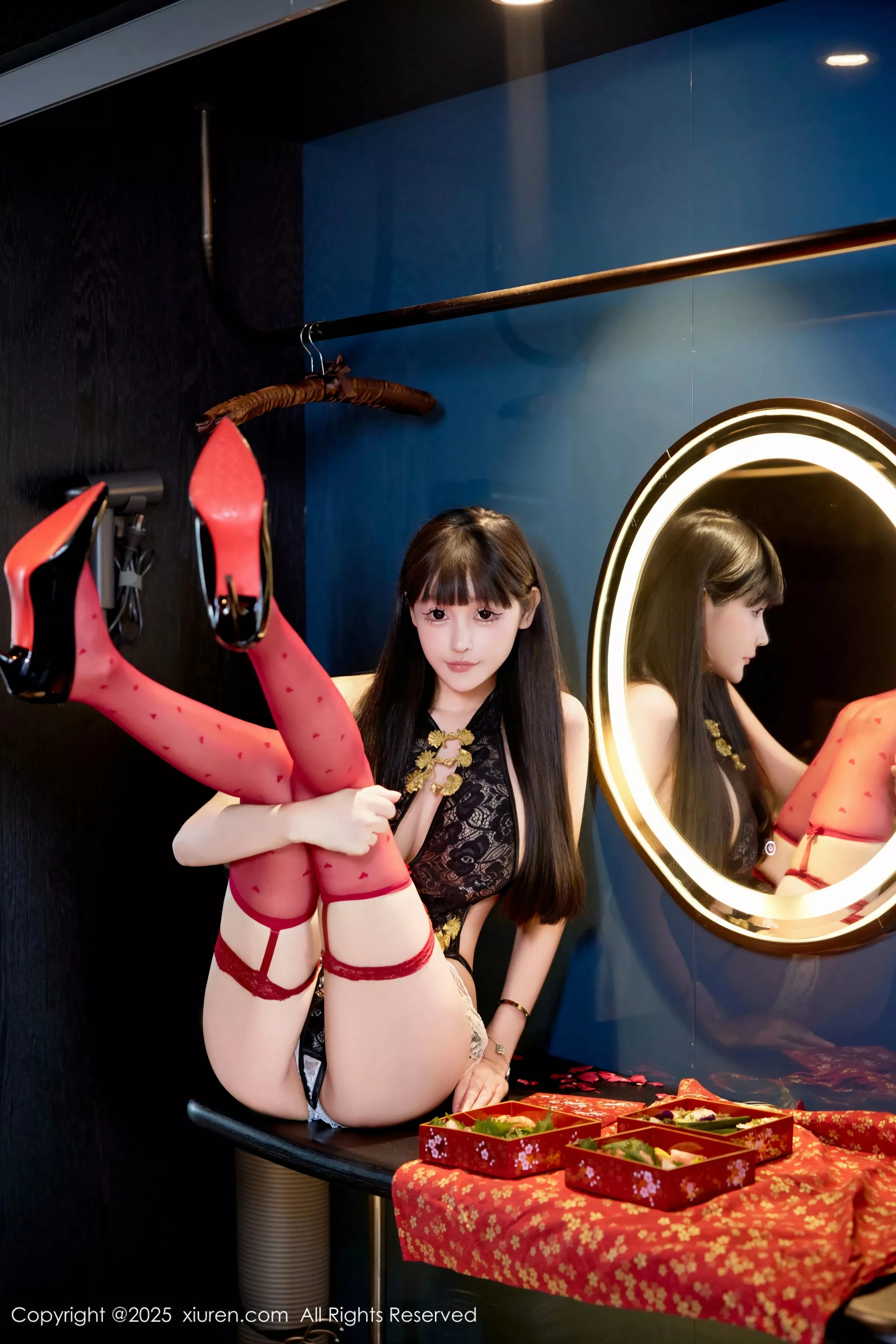   [XiuRen]高清写真图 2025.06.23 No.10448 智恩baby 蕾丝旗袍第18张图片