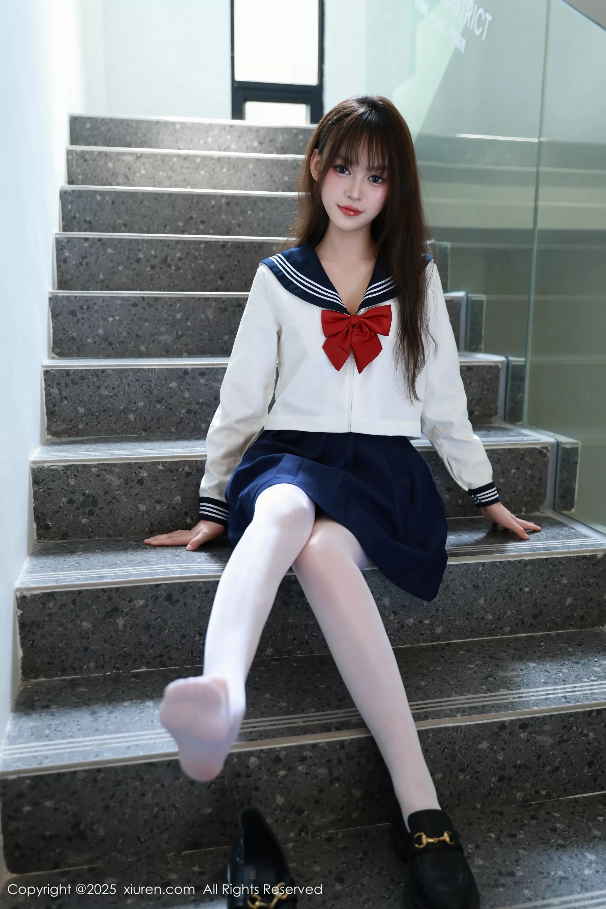   [XiuRen]高清写真图 2025.06.25 No.10458 糯咪 JK制服第7张图片