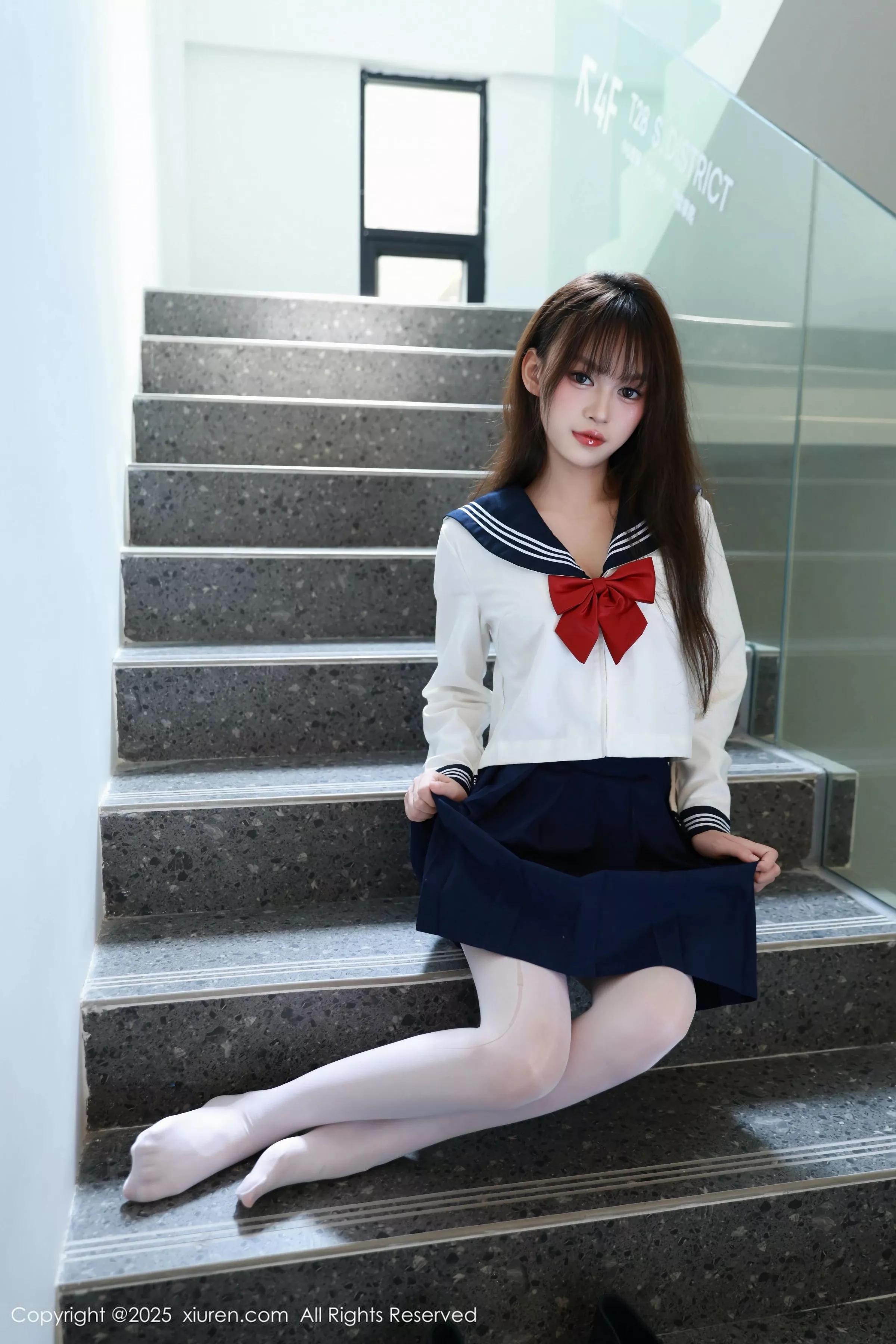   [XiuRen]高清写真图 2025.06.25 No.10458 糯咪 JK制服第10张图片