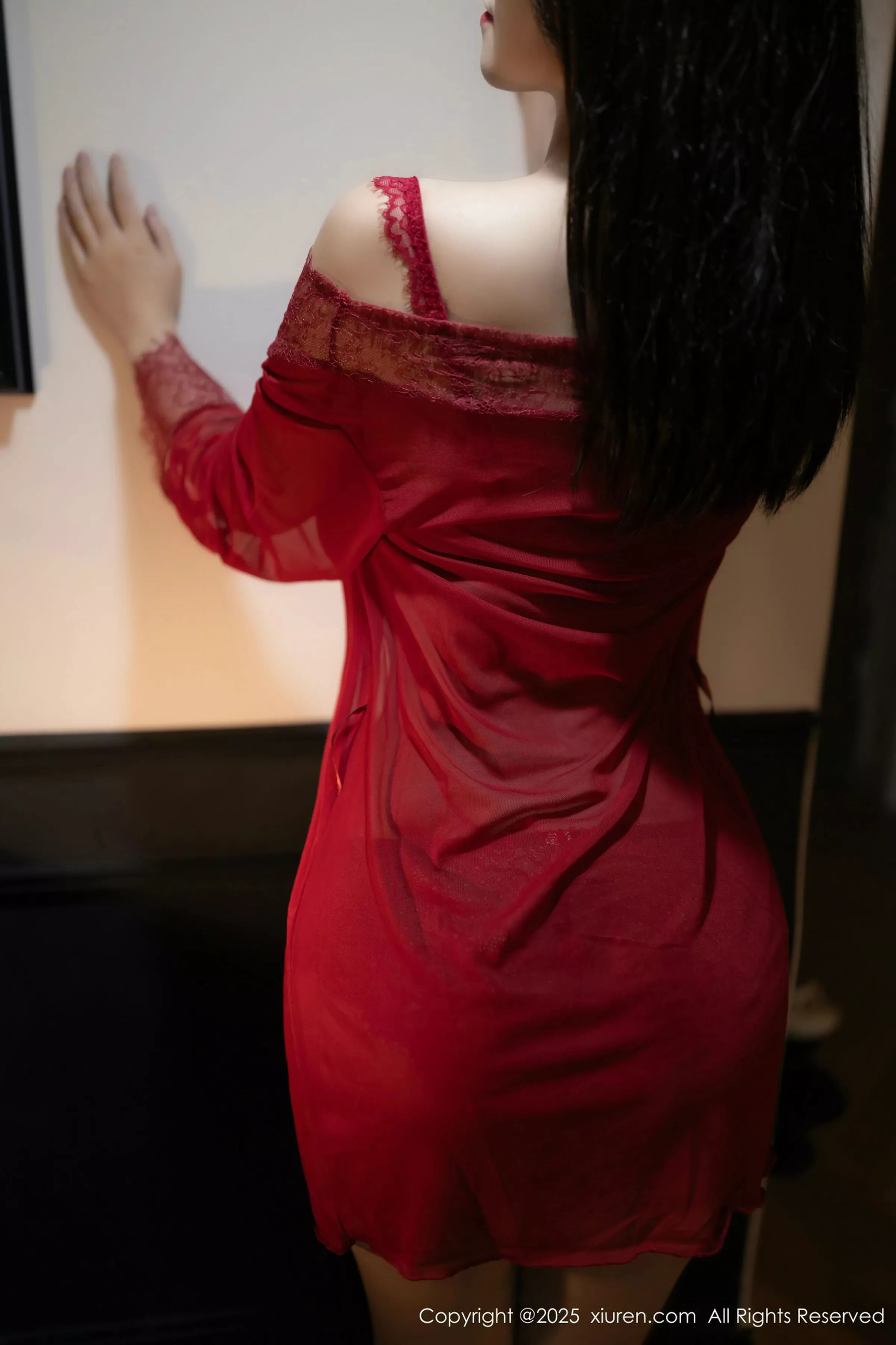   [XiuRen]高清写真图 2025.06.25 No.10463 杏子Yada 情趣服饰第34张图片