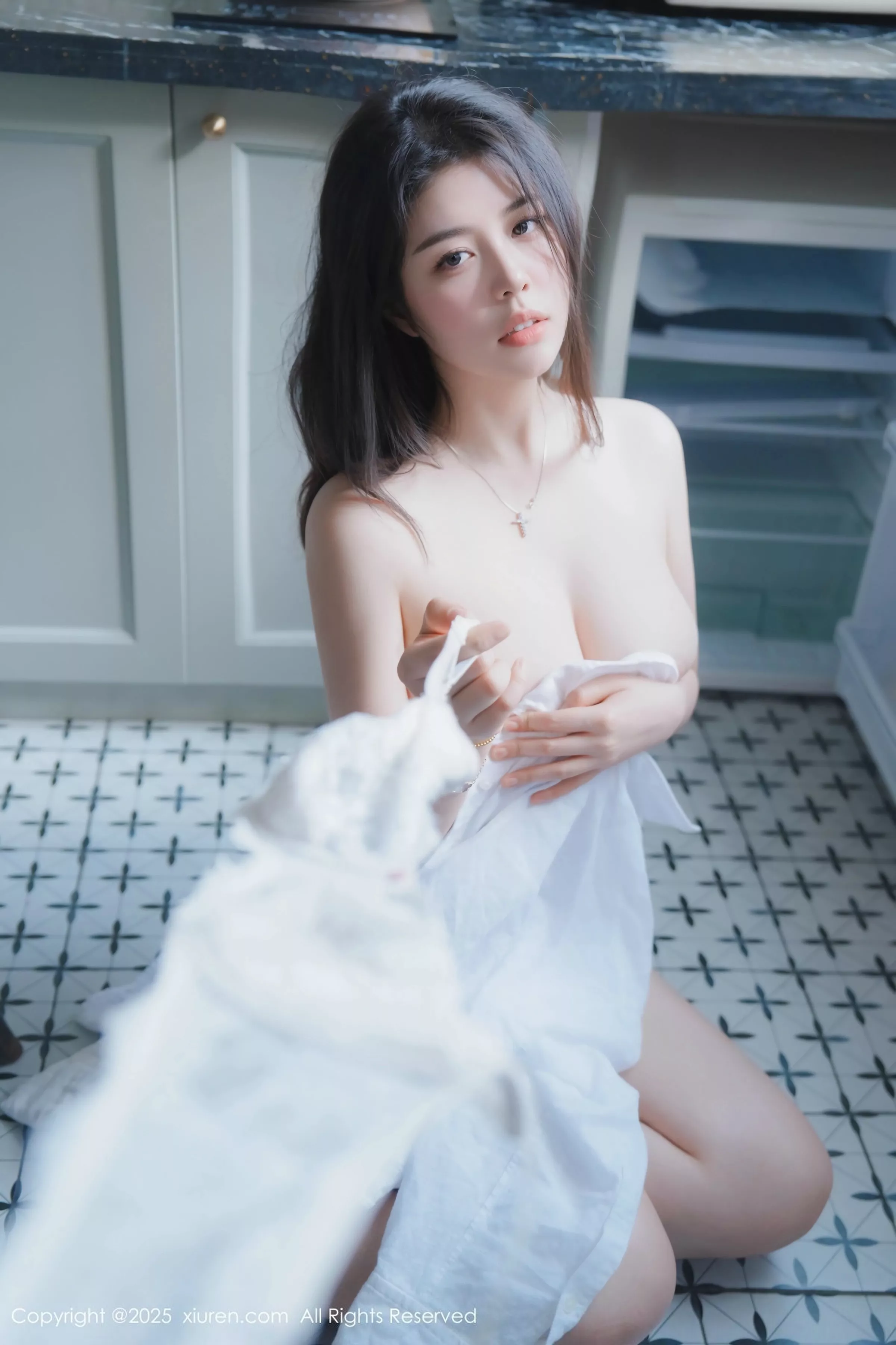   [XiuRen]高清写真图 2025.06.24 No.10455 林若凡F 白色衬衣第37张图片