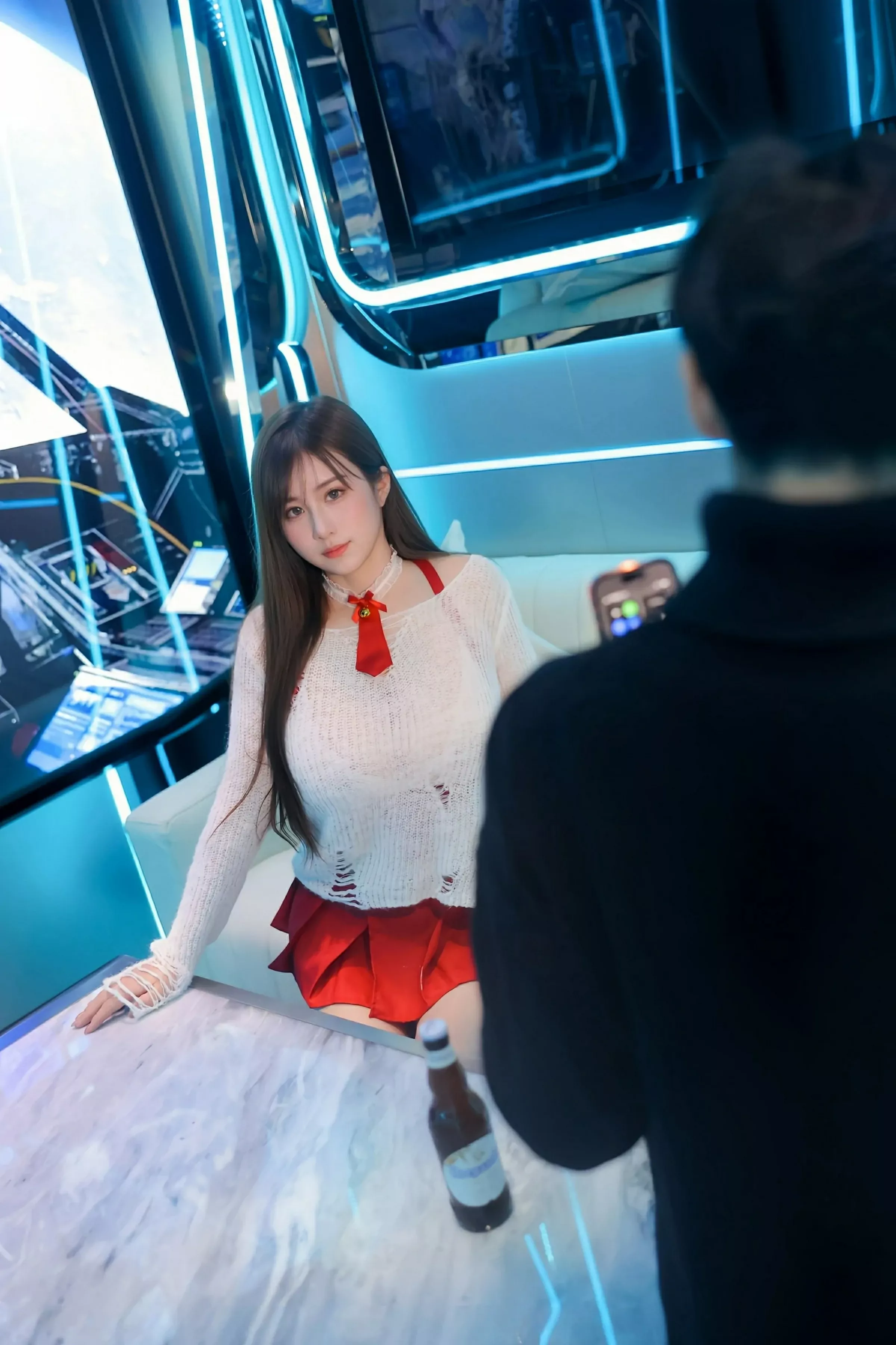   [XiuRen]高清写真图 2025.06.26 No.10470 小肉肉咪 红色短裙第13张图片