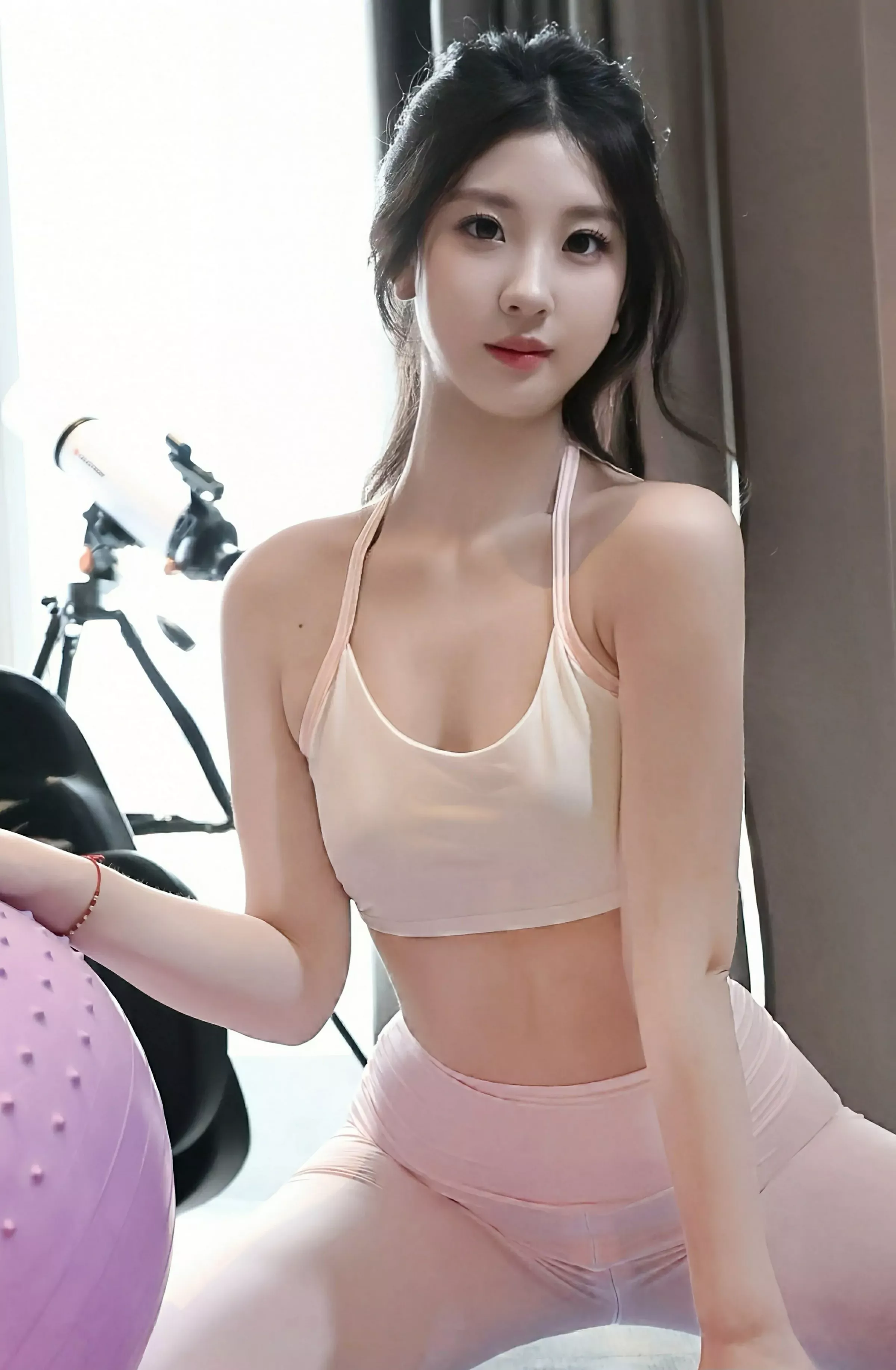   [XiuRen]高清写真图 2025.06.27 No.10474 小芭乐 粉色瑜伽服第41张图片