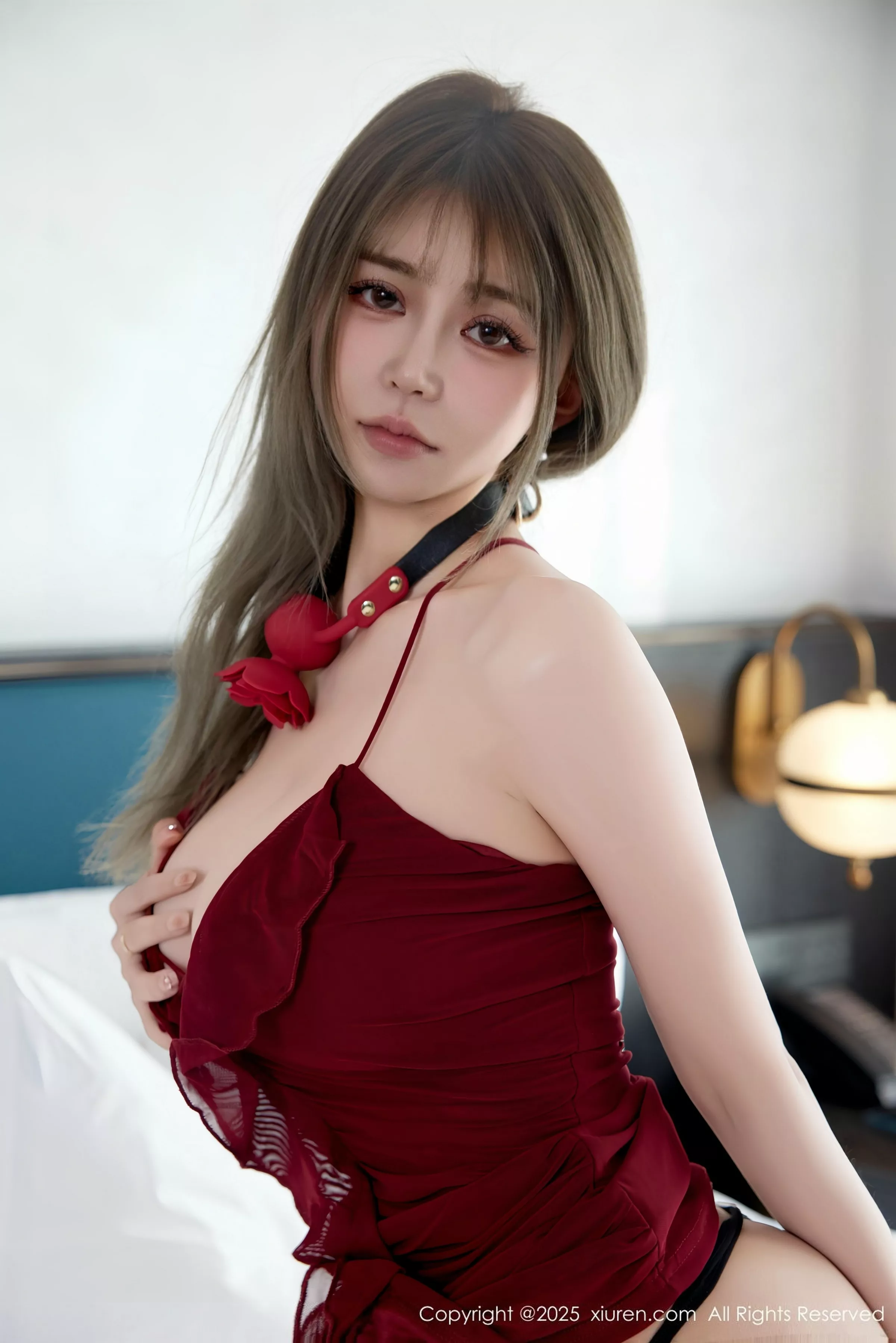   [XiuRen]高清写真图 2025.06.26 No.10466 Zoe柚柚 连衣短裙第21张图片