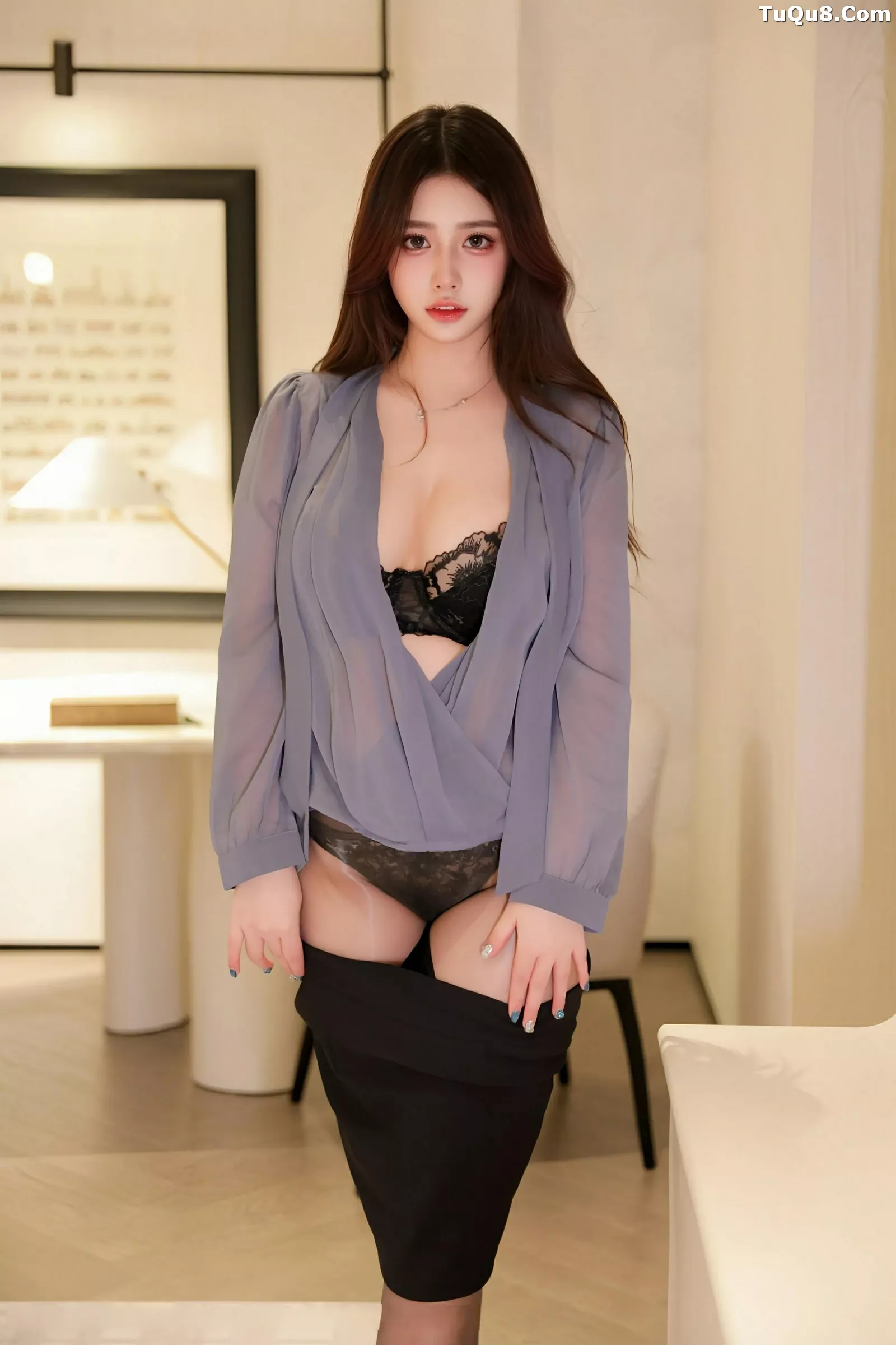   [XiuRen]高清写真图 2025.06.30 No.10484 蛋蛋宝 性感OL第5张图片
