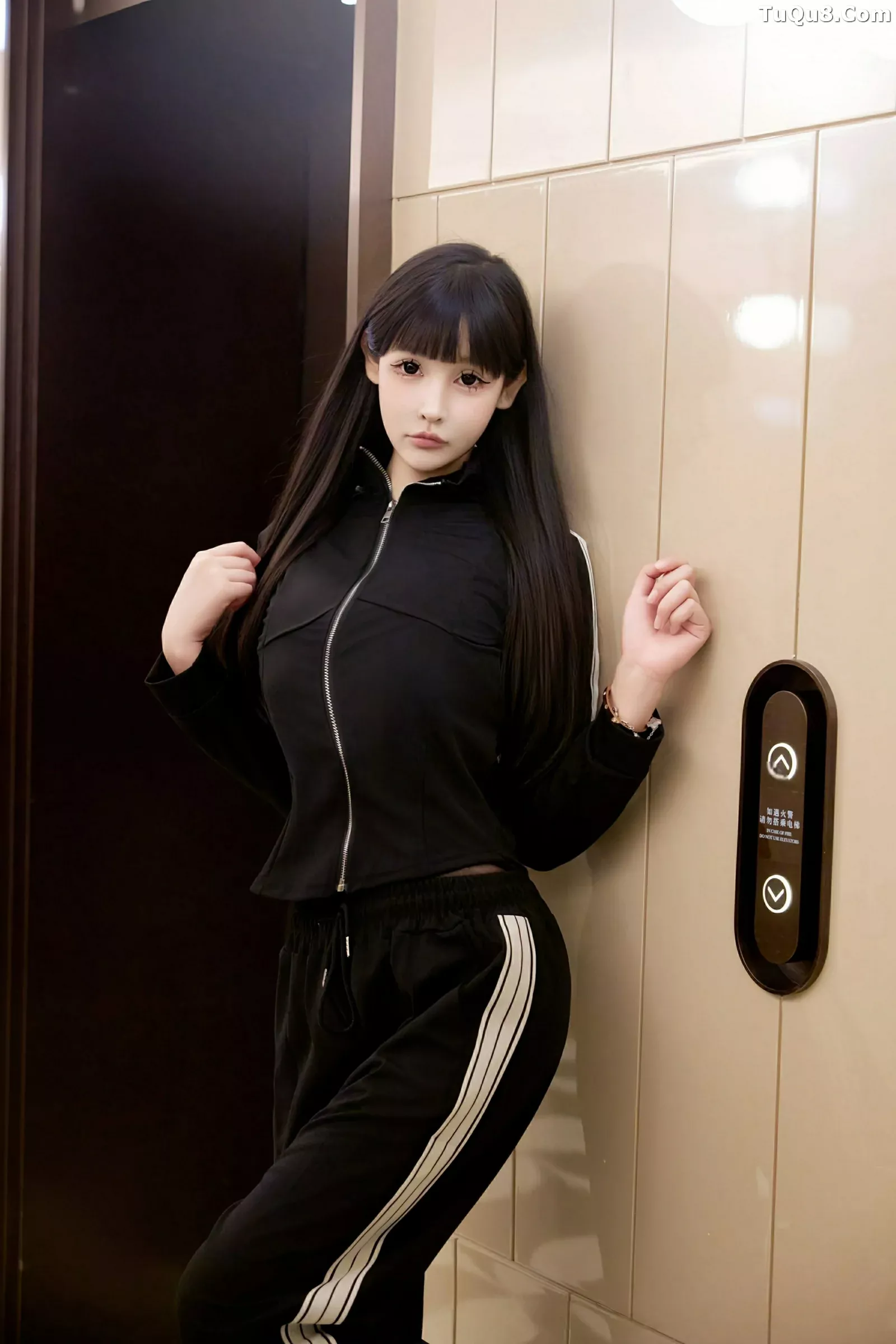   [XiuRen]高清写真图 2025.06.30 No.10482 智恩baby 黑色情趣第8张图片