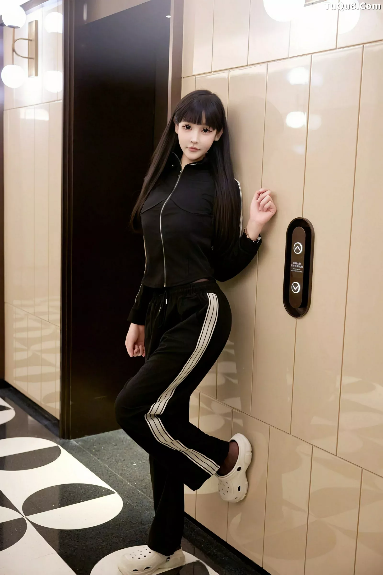   [XiuRen]高清写真图 2025.06.30 No.10482 智恩baby 黑色情趣第9张图片