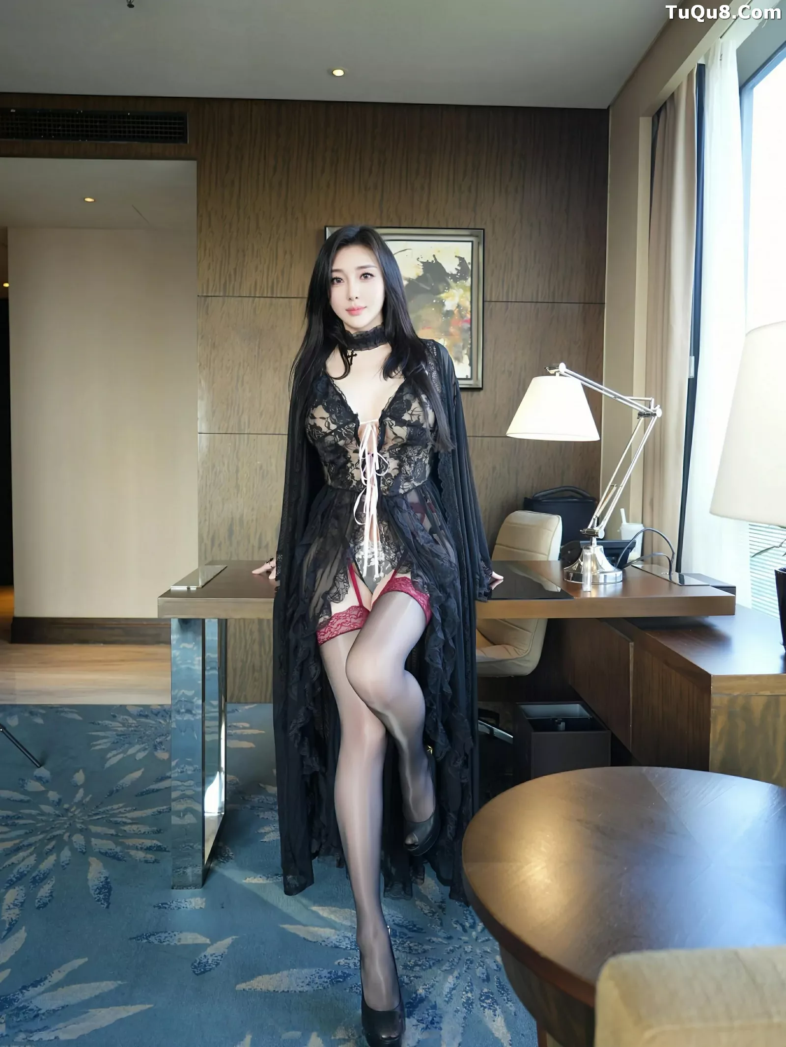   [XiuRen]高清写真图 2025.07.01 No.10490 苏一诺 黑色睡袍第61张图片