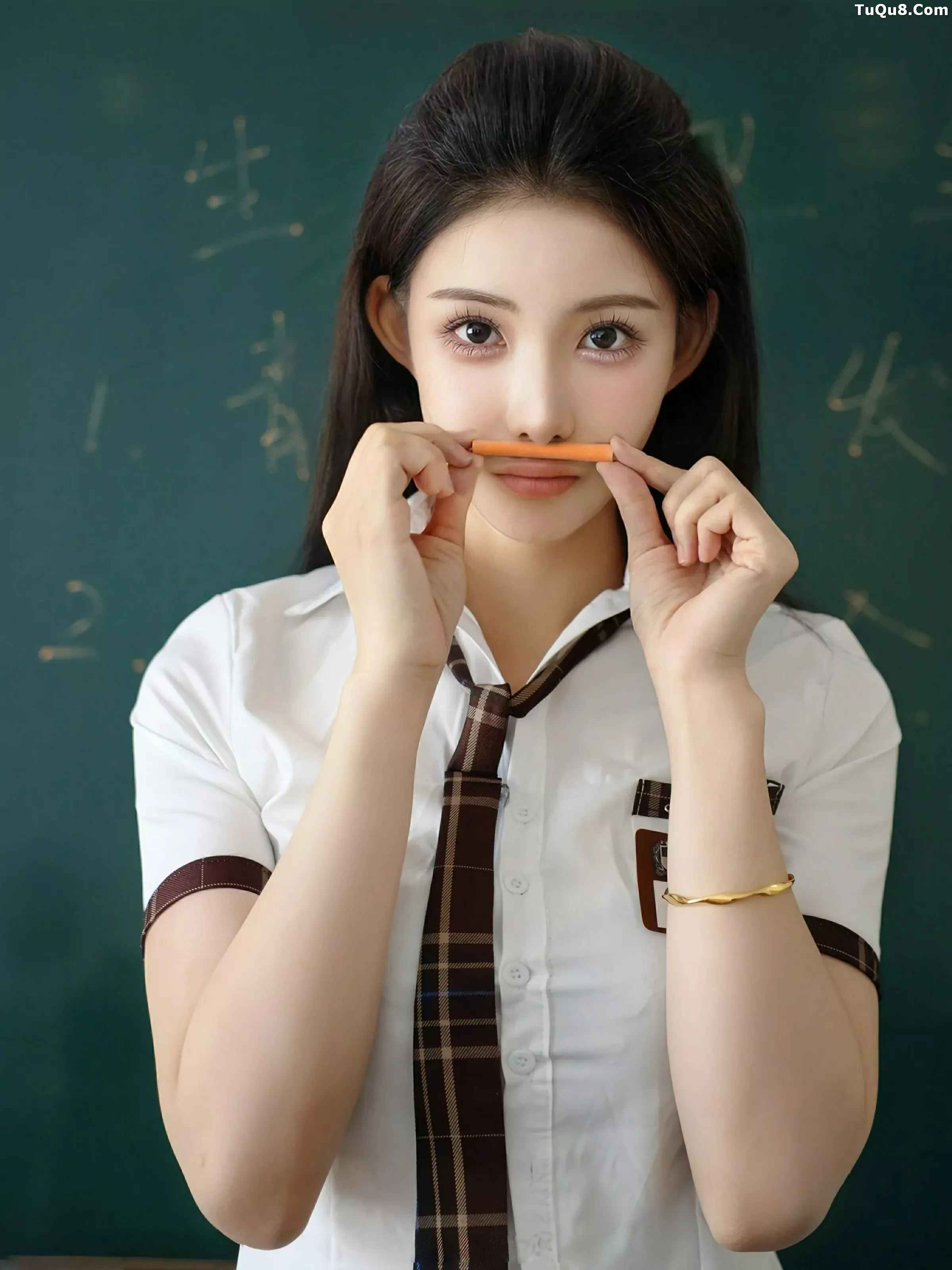   [XiuRen]高清写真图 2025.07.04 No.10512 梨霜儿 学妹制服第41张图片