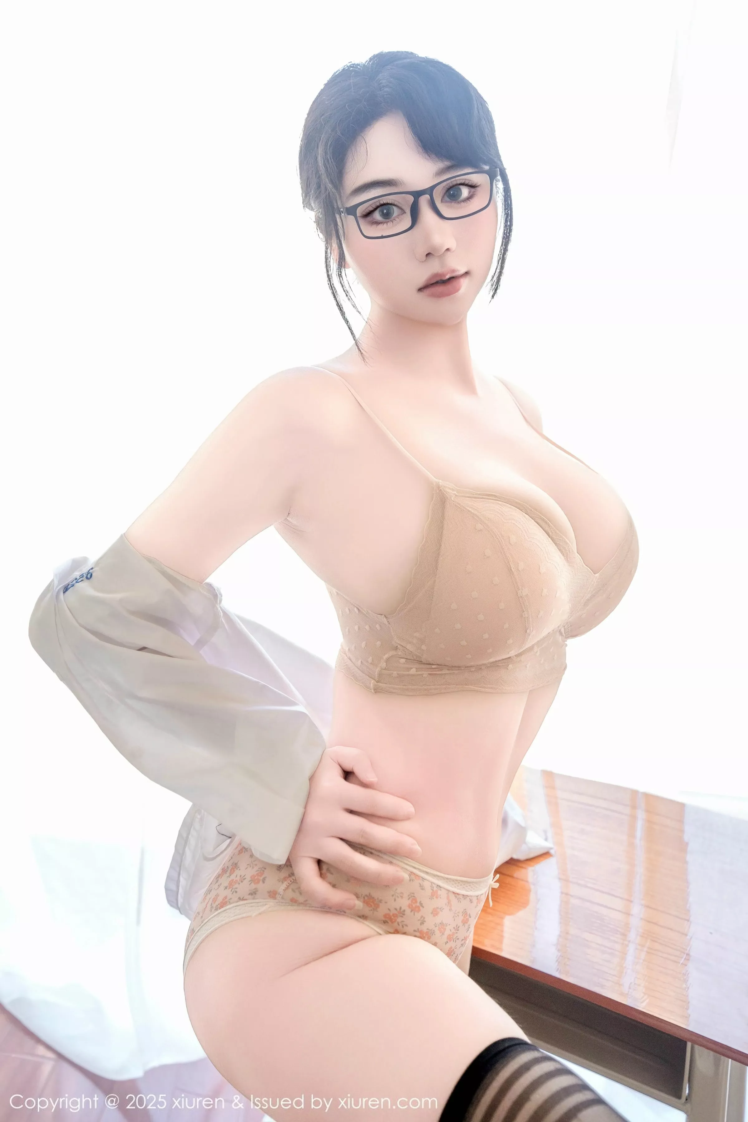   [XiuRen]高清写真图 2025.07.10 No.10530 汐汐爱吃草莓 学妹服饰第30张图片