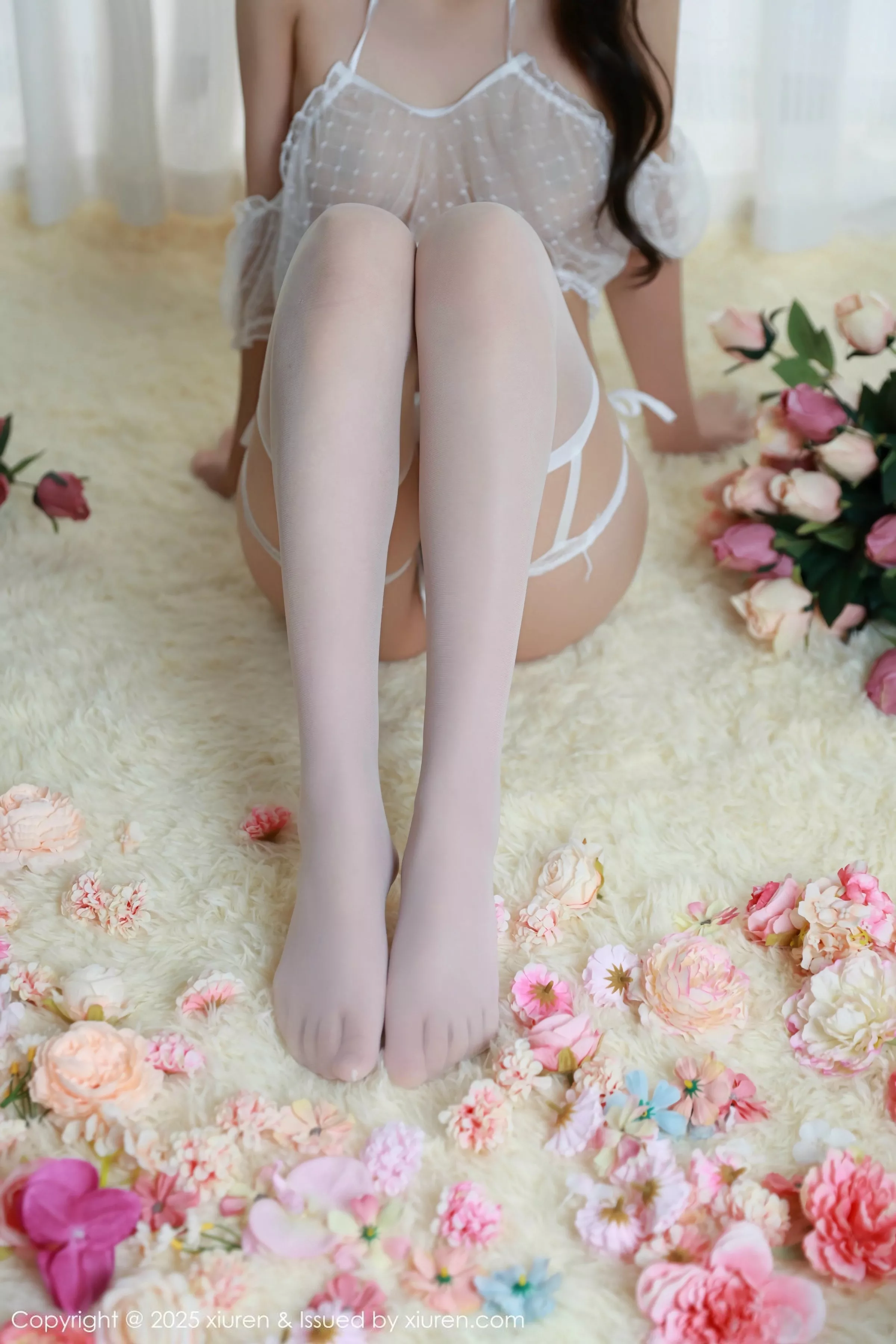   [XiuRen]高清写真图 2025.07.10 No.10532 糯咪 紫色长裙第46张图片