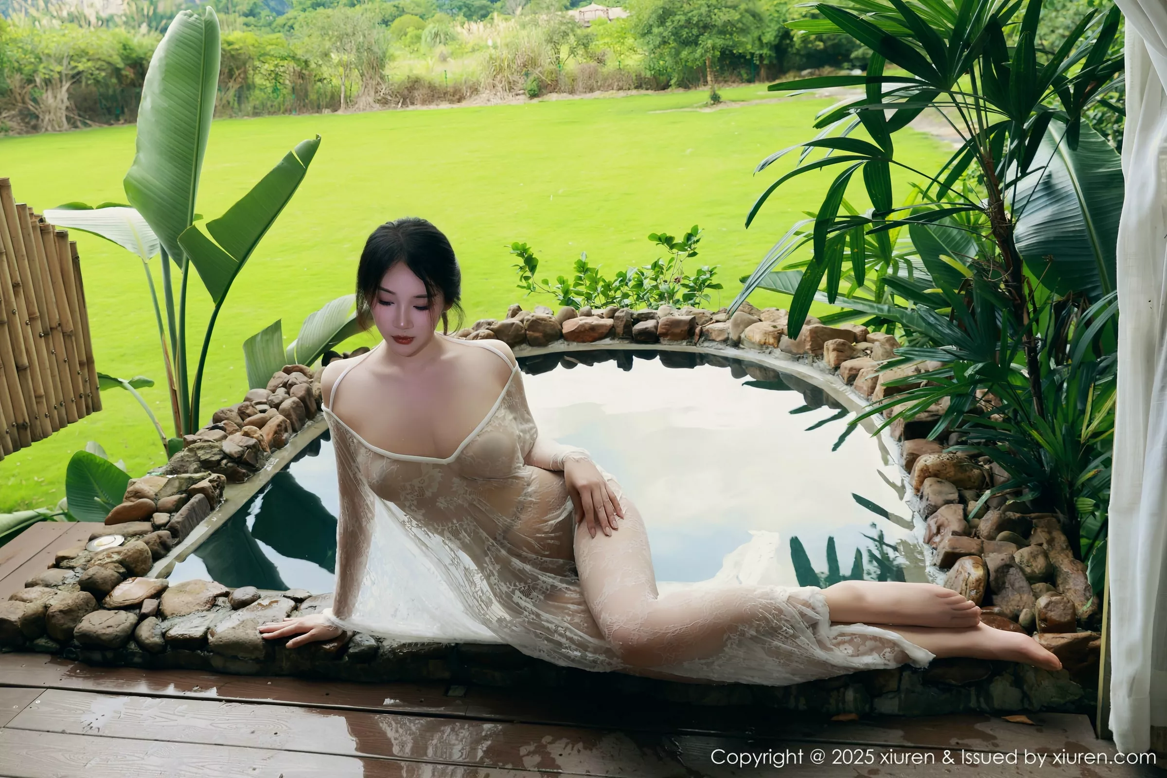   [XiuRen]高清写真图 2025.07.11 No.10538 南乔 绿色旗袍第48张图片