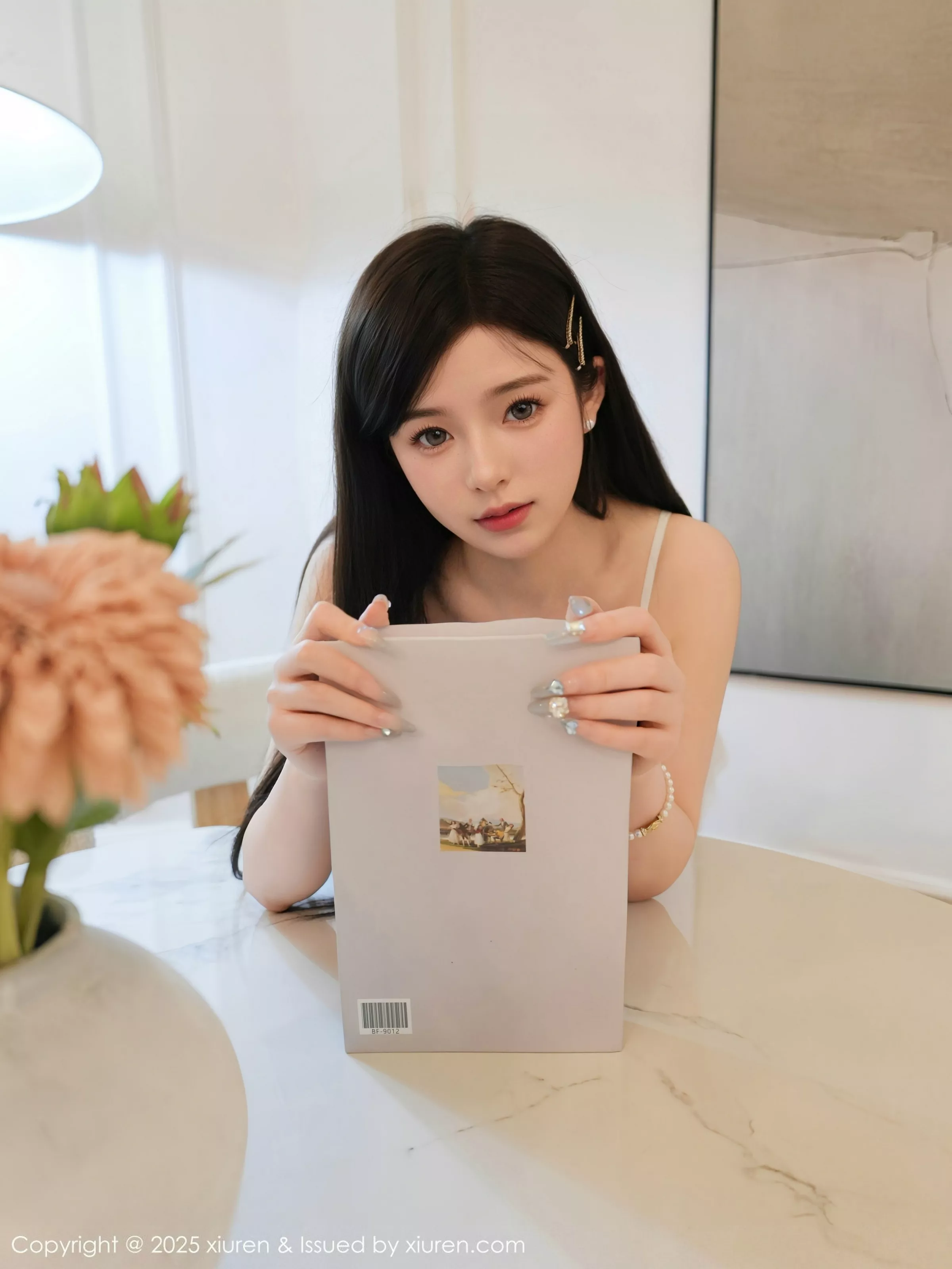   [XiuRen]高清写真图 2025.07.11 No.10536 优酱 白色吊带第11张图片