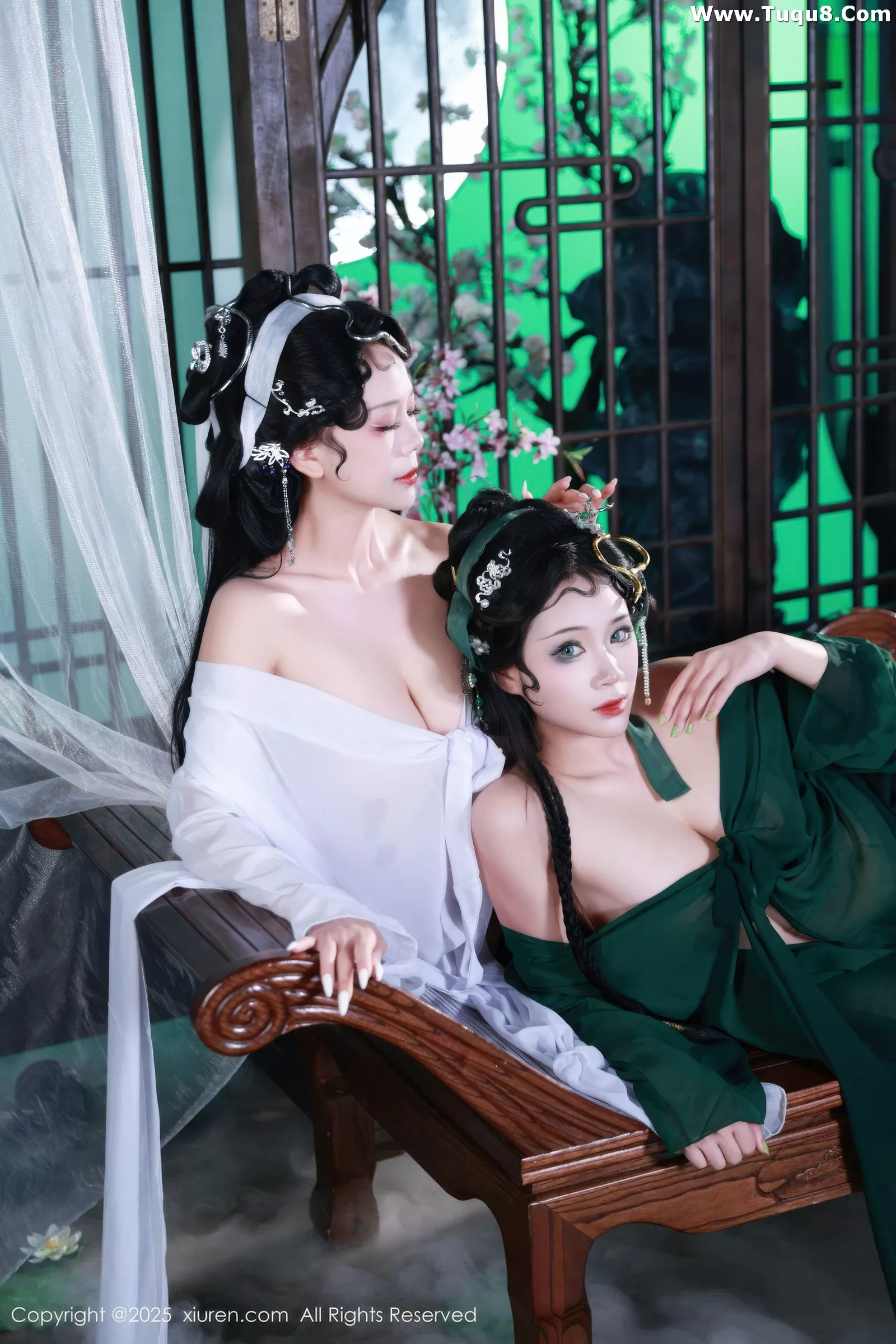   [XiuRen]高清写真图 2025.07.18 No.10561 南乔 青蛇第24张图片