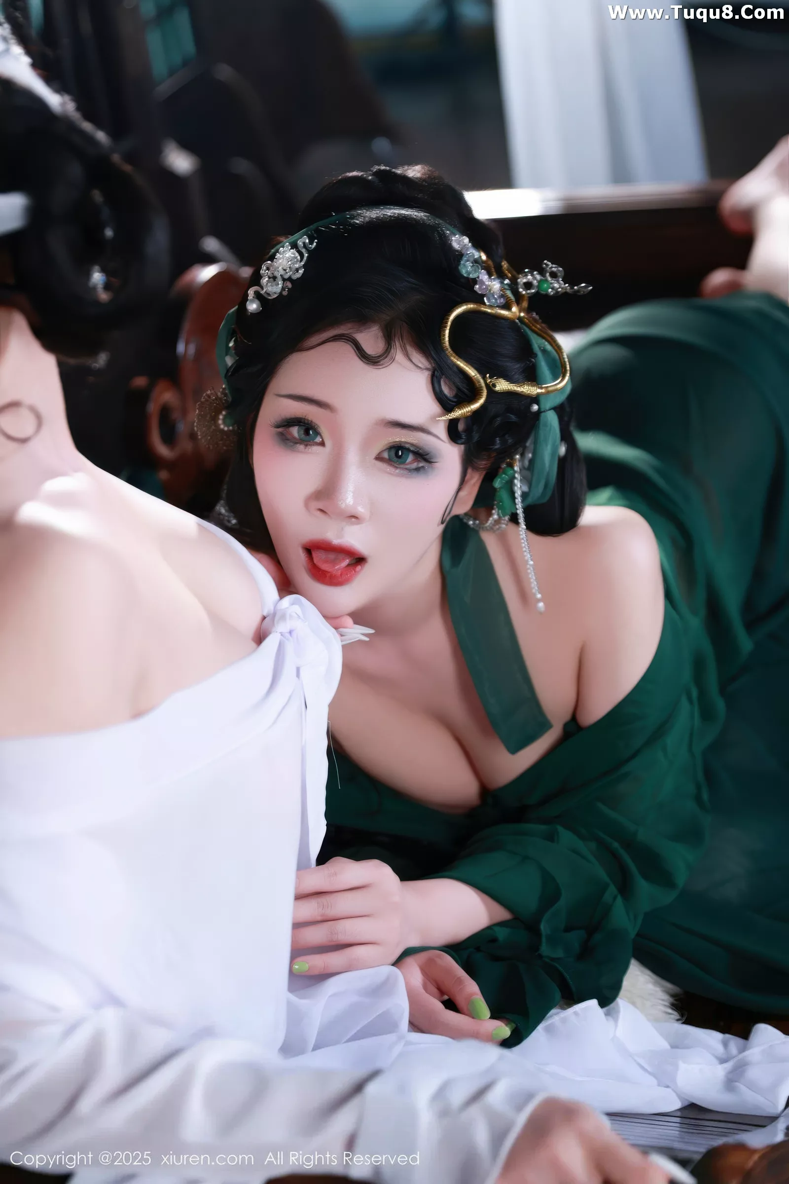   [XiuRen]高清写真图 2025.07.18 No.10561 南乔 青蛇第26张图片