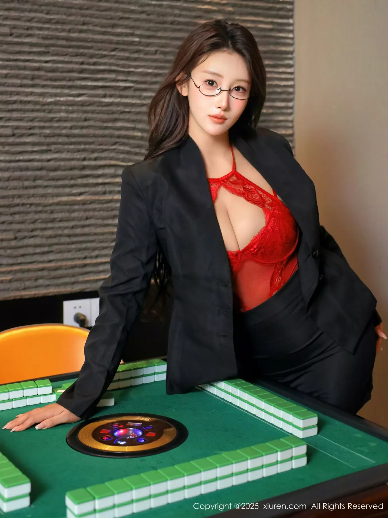   [XiuRen]高清写真图 2025.08.01 No.10614 金允希Yuki 红色情趣第21张图片