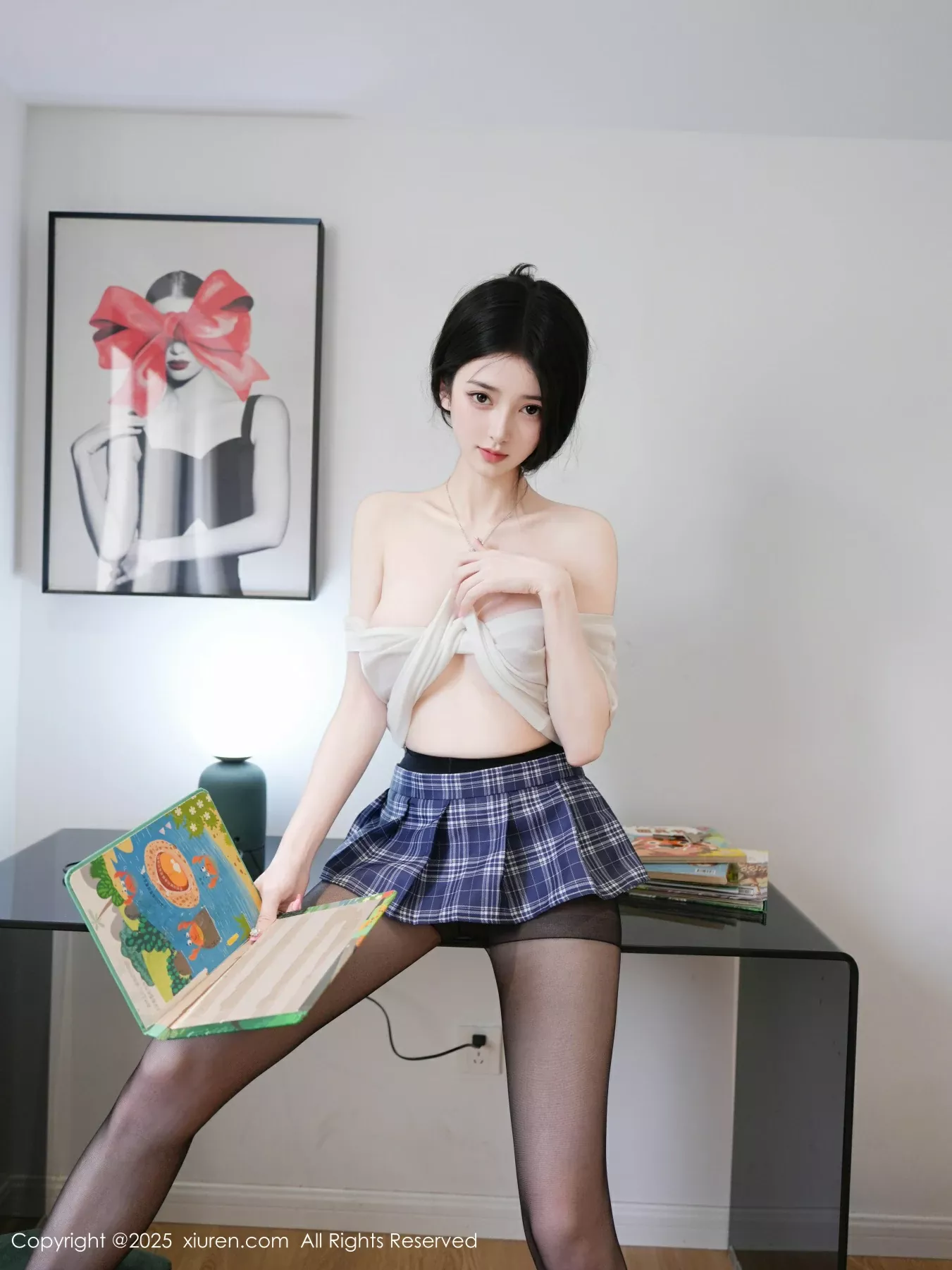  [XiuRen]高清写真图 2025.08.01 No.10613 白小蝶 白衣短裙第13张图片