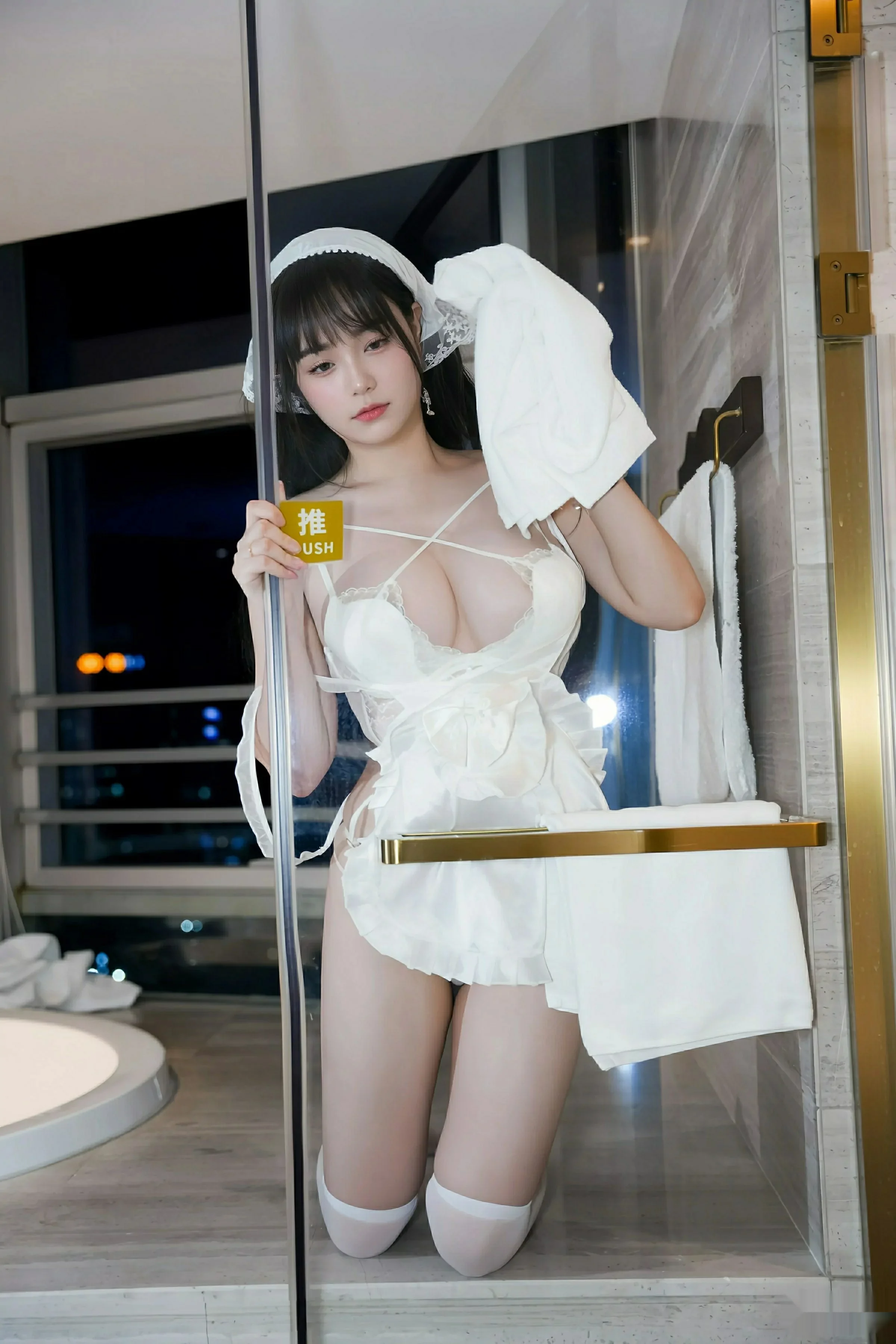   [XiuRen]高清写真图 2025.08.08 No.10631 软情 女仆装扮第13张图片