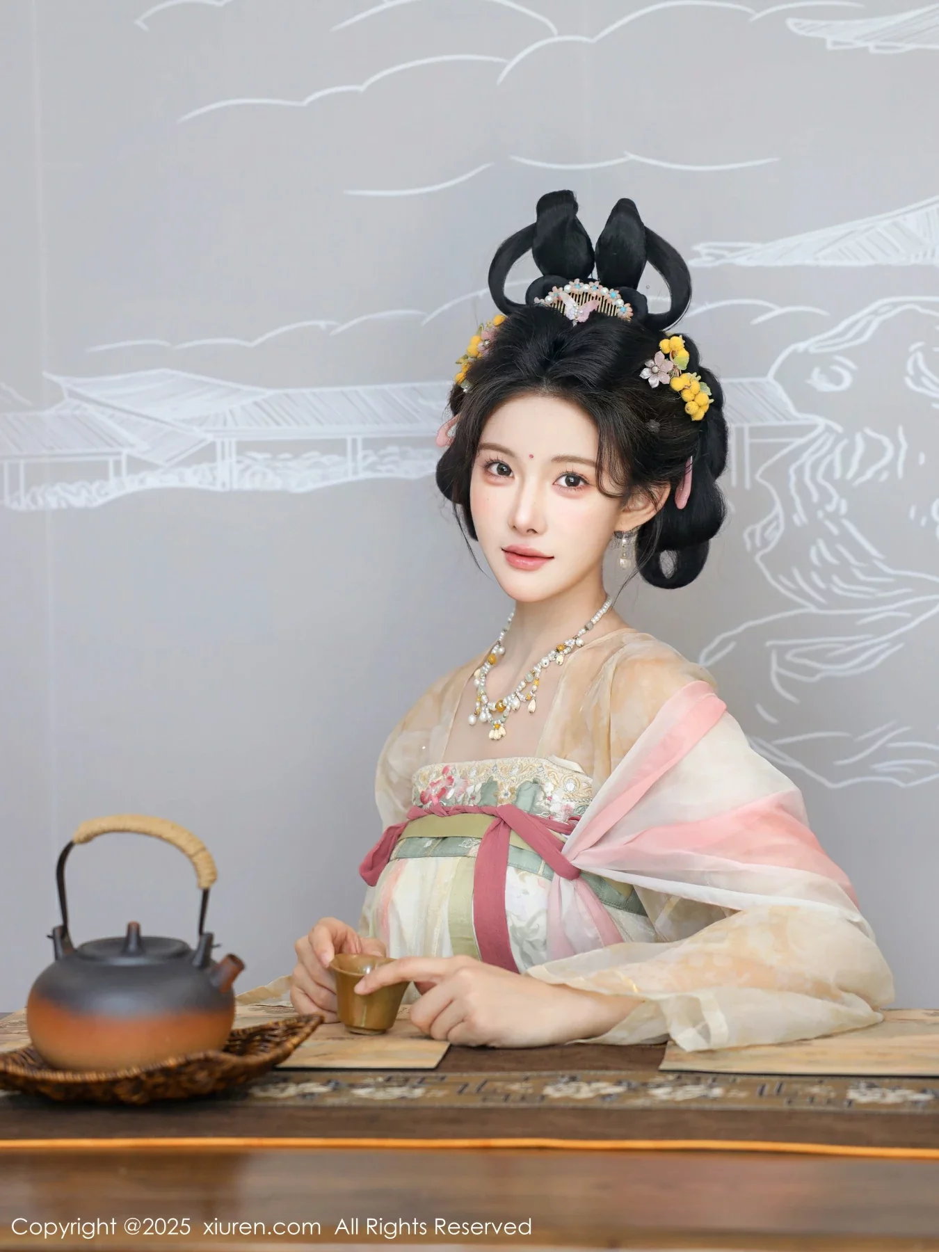   [XiuRen]高清写真图 2025.08.13 No.10645 梨霜儿 古装服饰第1张图片