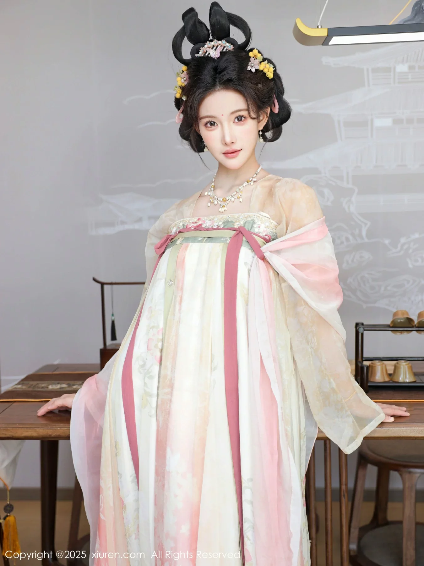   [XiuRen]高清写真图 2025.08.13 No.10645 梨霜儿 古装服饰第17张图片