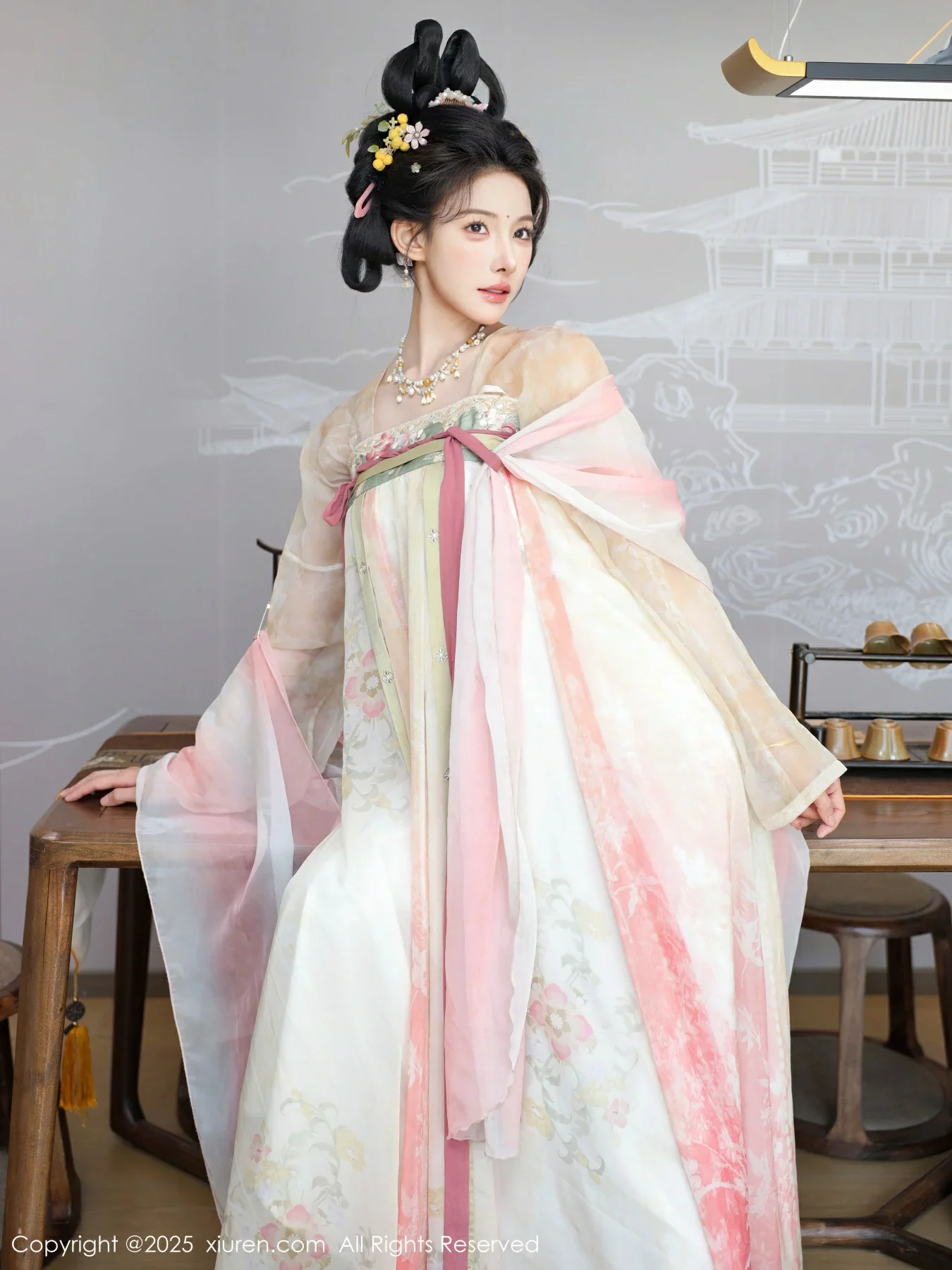  [XiuRen]高清写真图 2025.08.13 No.10645 梨霜儿 古装服饰第18张图片