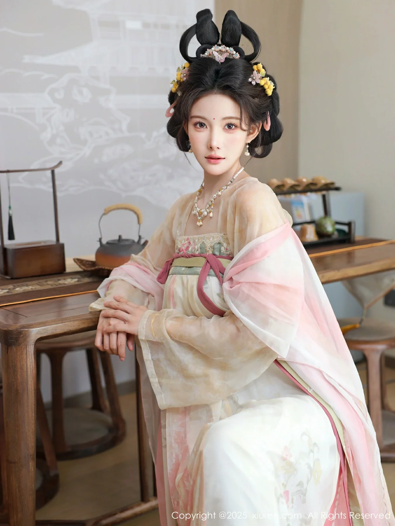   [XiuRen]高清写真图 2025.08.13 No.10645 梨霜儿 古装服饰第21张图片