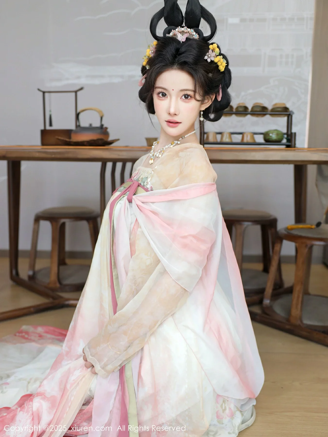   [XiuRen]高清写真图 2025.08.13 No.10645 梨霜儿 古装服饰第38张图片