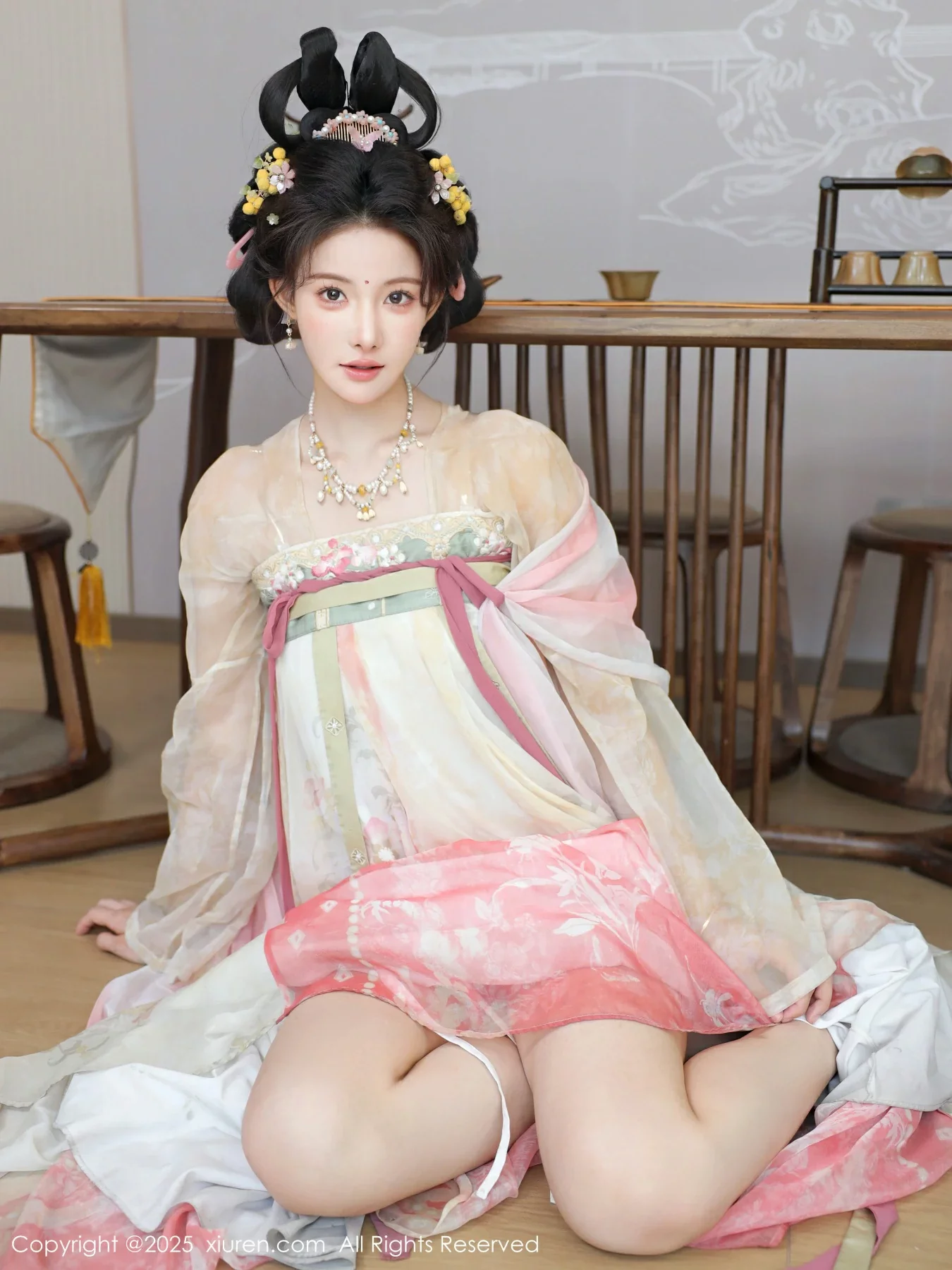   [XiuRen]高清写真图 2025.08.13 No.10645 梨霜儿 古装服饰第39张图片