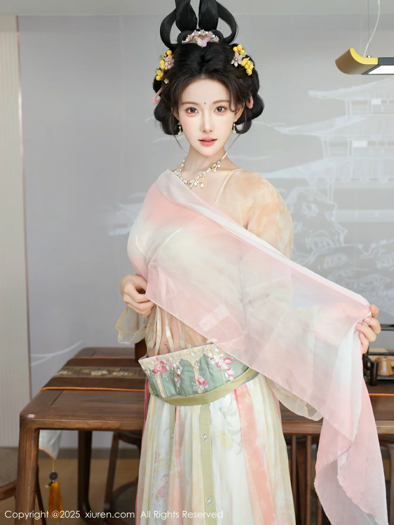   [XiuRen]高清写真图 2025.08.13 No.10645 梨霜儿 古装服饰第47张图片