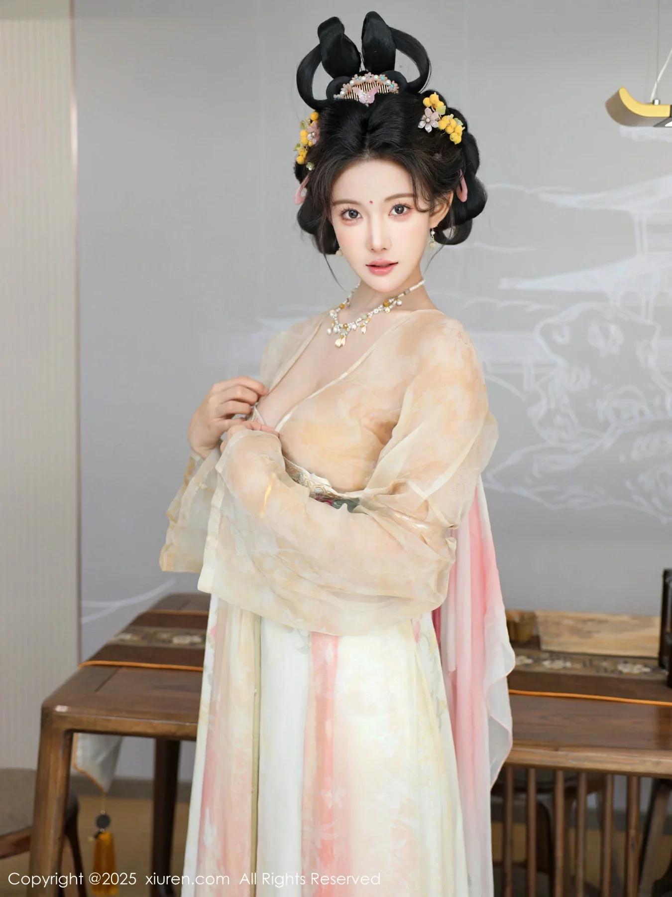   [XiuRen]高清写真图 2025.08.13 No.10645 梨霜儿 古装服饰第48张图片