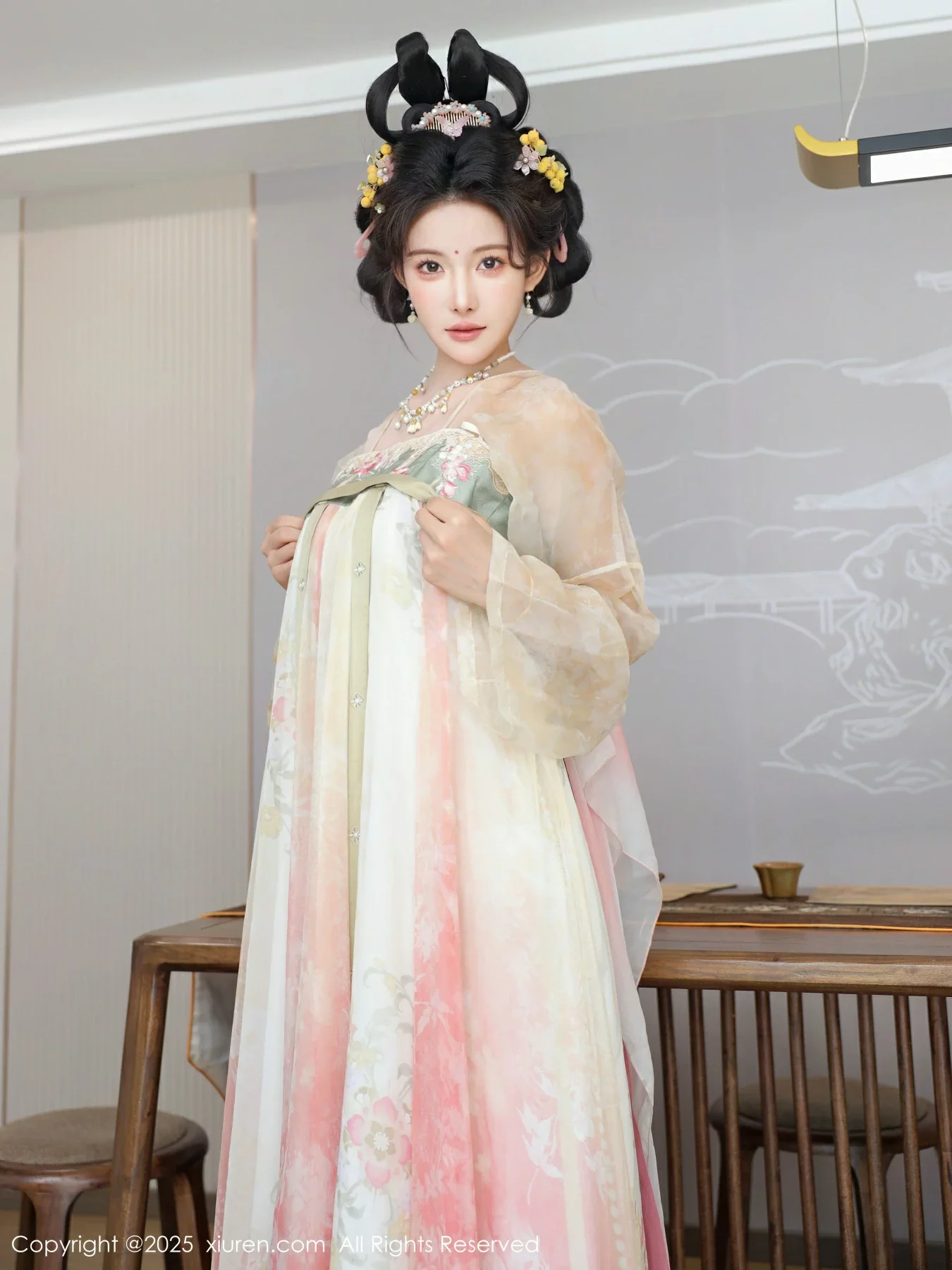   [XiuRen]高清写真图 2025.08.13 No.10645 梨霜儿 古装服饰第50张图片