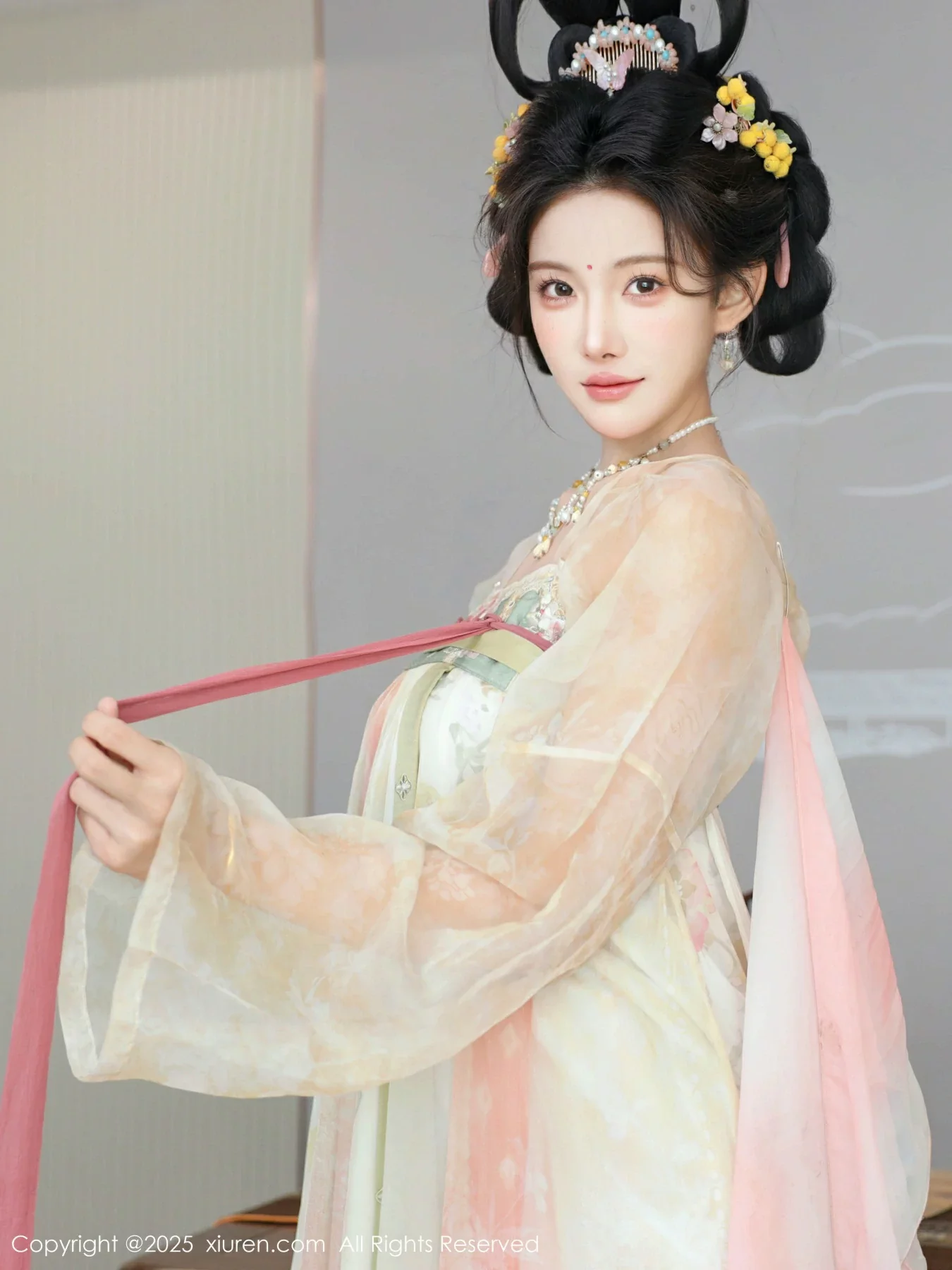  [XiuRen]高清写真图 2025.08.13 No.10645 梨霜儿 古装服饰第51张图片