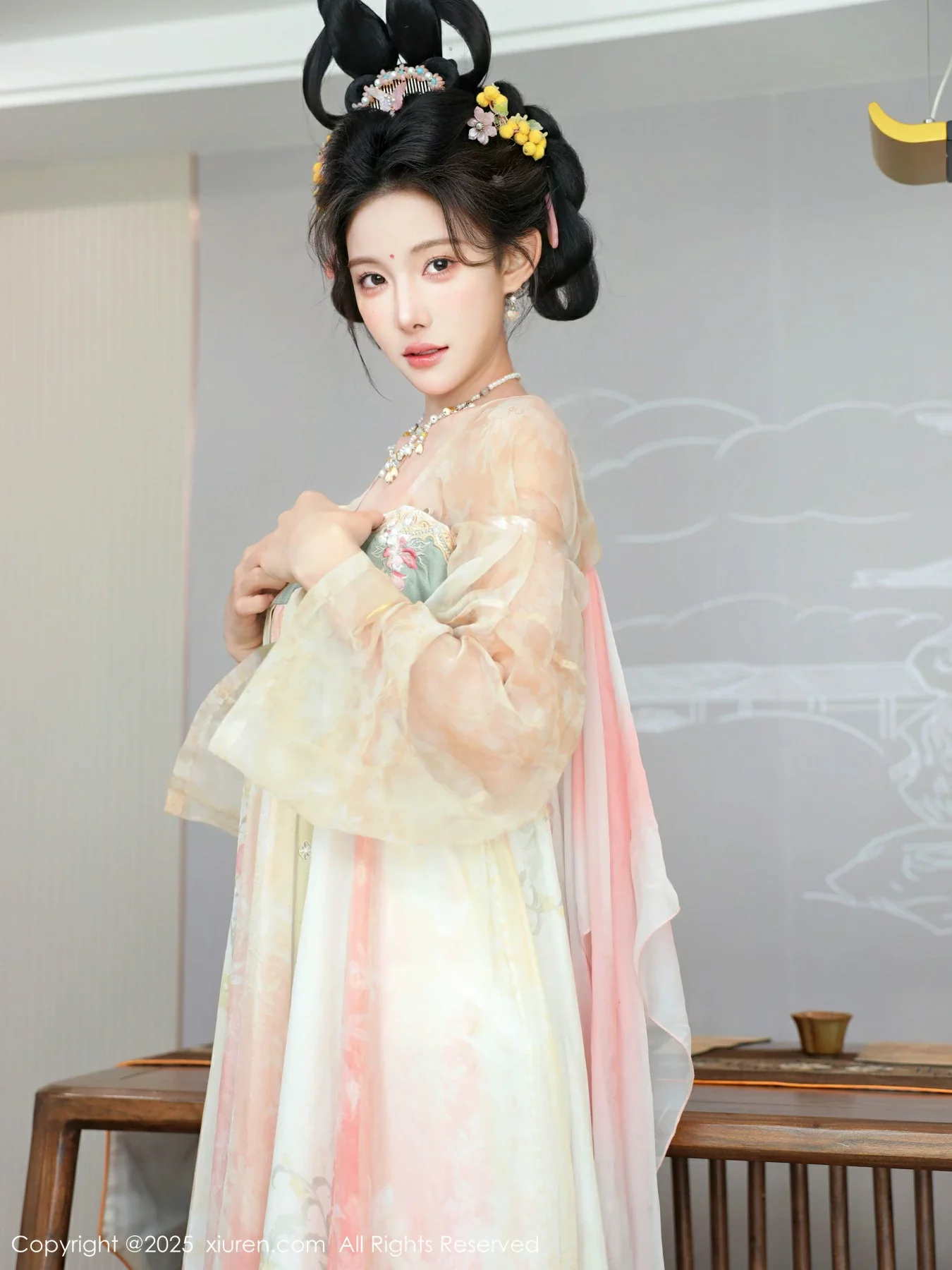   [XiuRen]高清写真图 2025.08.13 No.10645 梨霜儿 古装服饰第53张图片