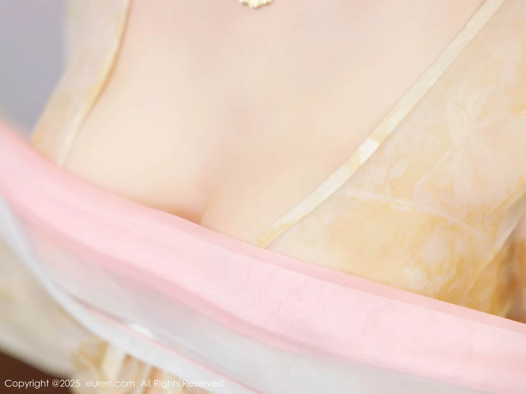   [XiuRen]高清写真图 2025.08.13 No.10645 梨霜儿 古装服饰第58张图片