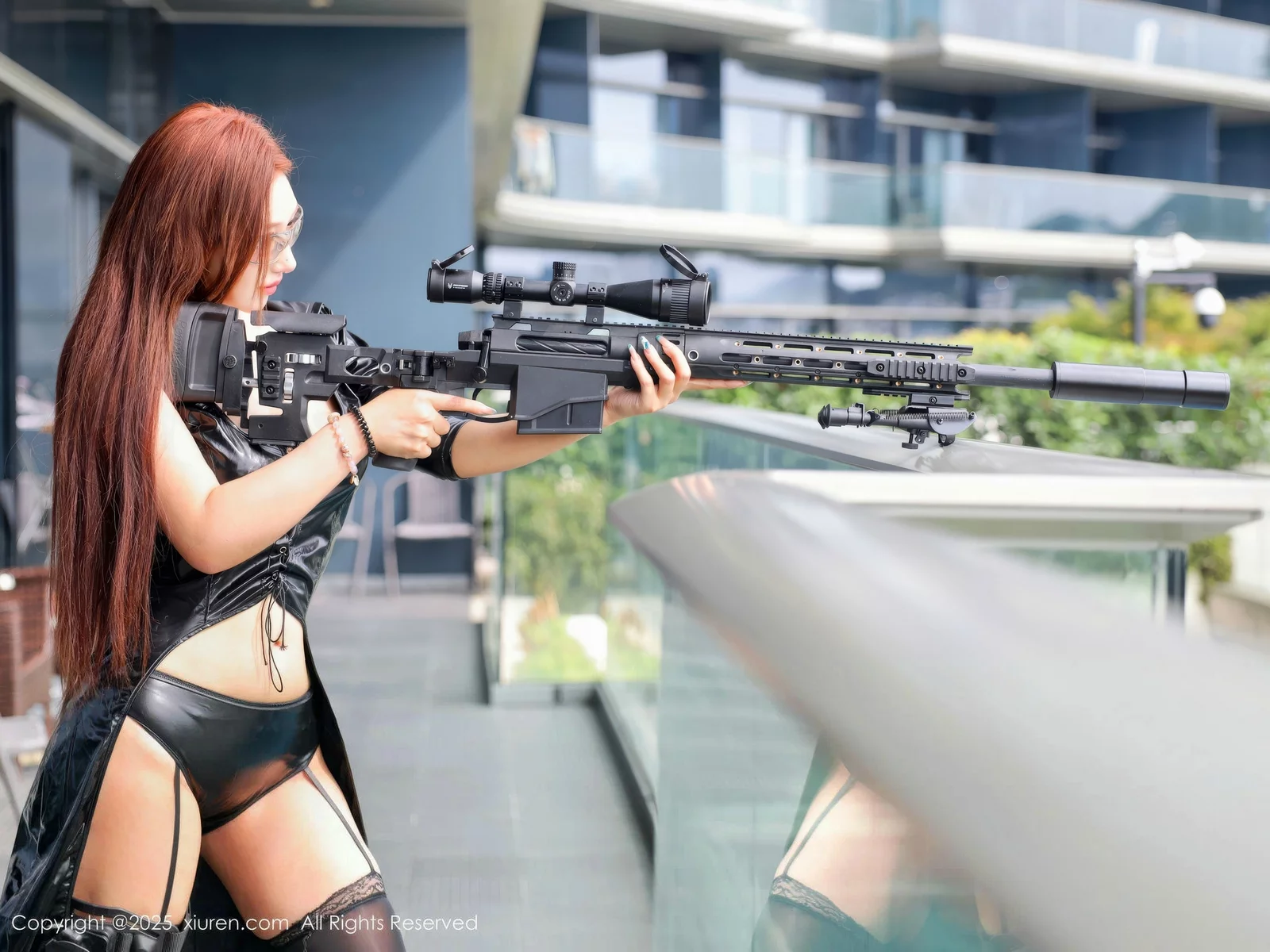   [XiuRen]高清写真图 2025.08.15 No.10657 金允希Yuki 黑色皮衣第4张图片