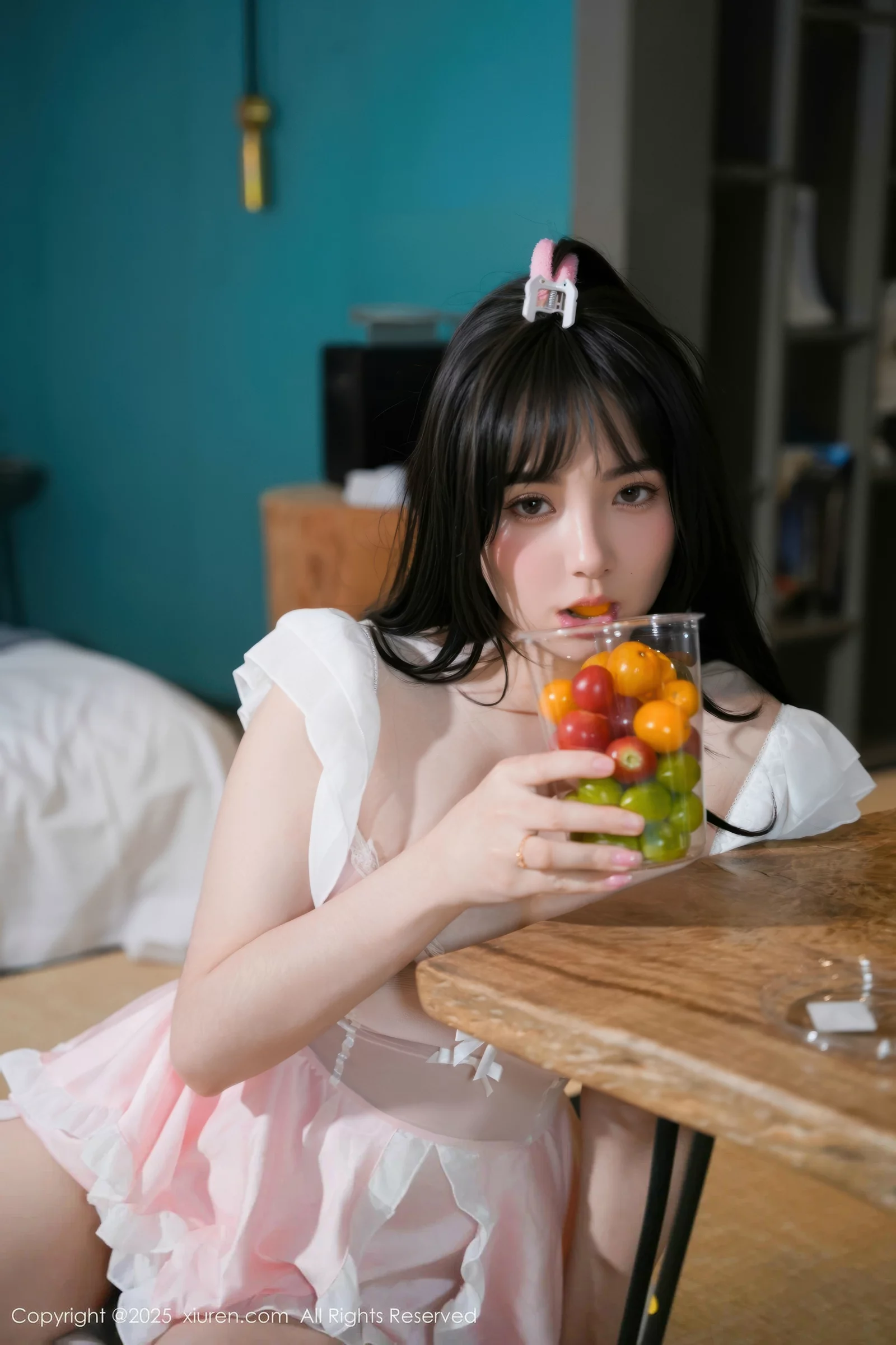   [XiuRen]高清写真图 2025.08.15 No.10653 软情 粉色女仆第32张图片