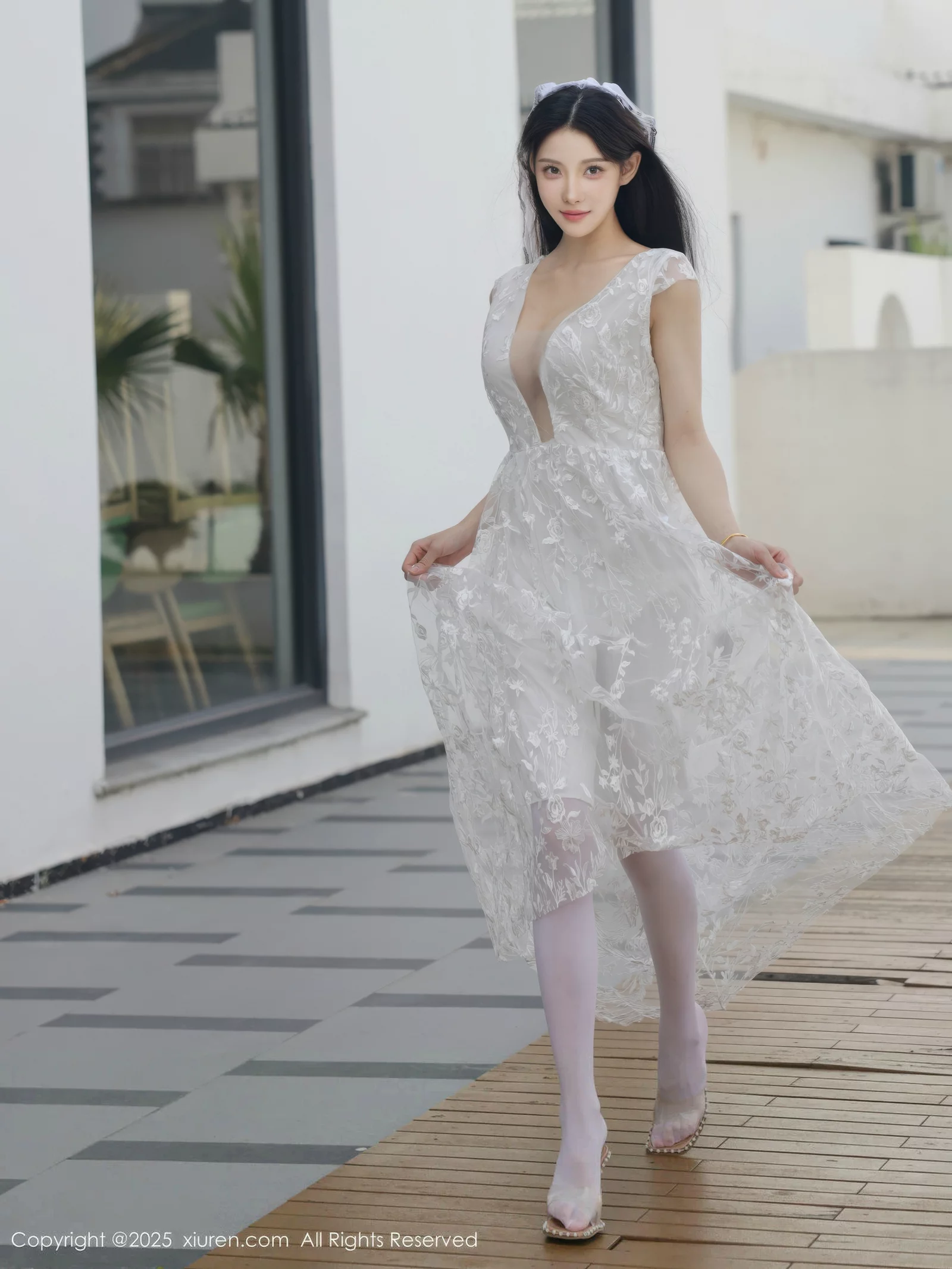   [XiuRen]高清写真图 2025.08.18 No.10661 梨霜儿 白色婚纱第8张图片
