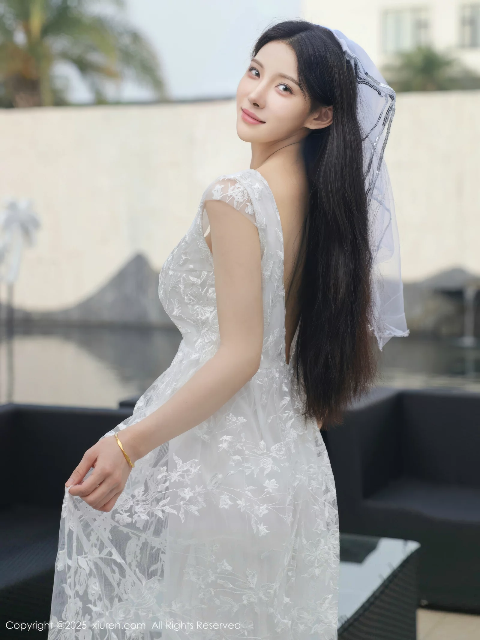   [XiuRen]高清写真图 2025.08.18 No.10661 梨霜儿 白色婚纱第17张图片